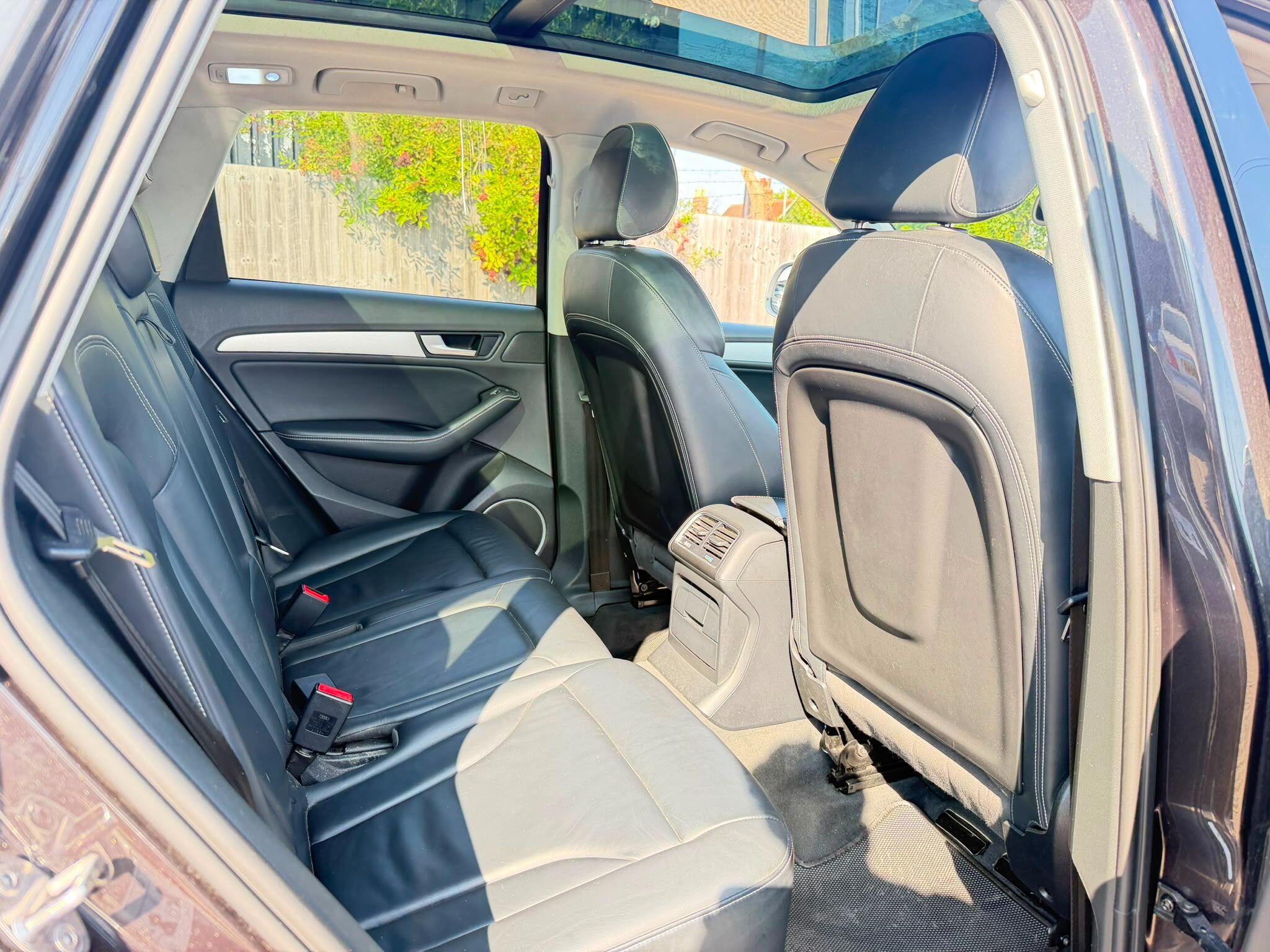 Audi SQ5 view 15