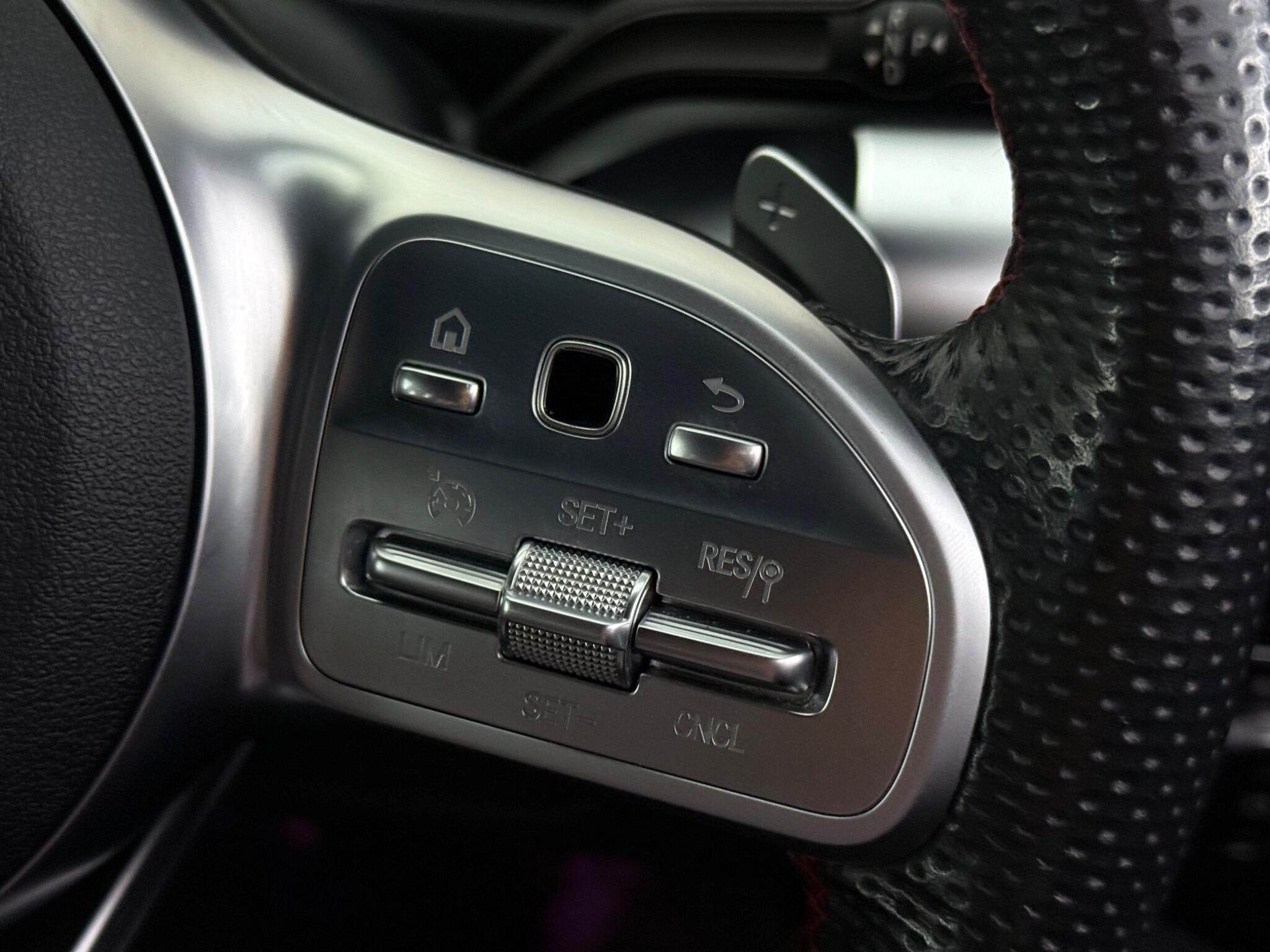 Mercedes-Benz GLB view 18