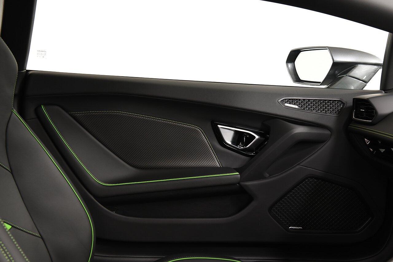 Lamborghini Huracan view 13