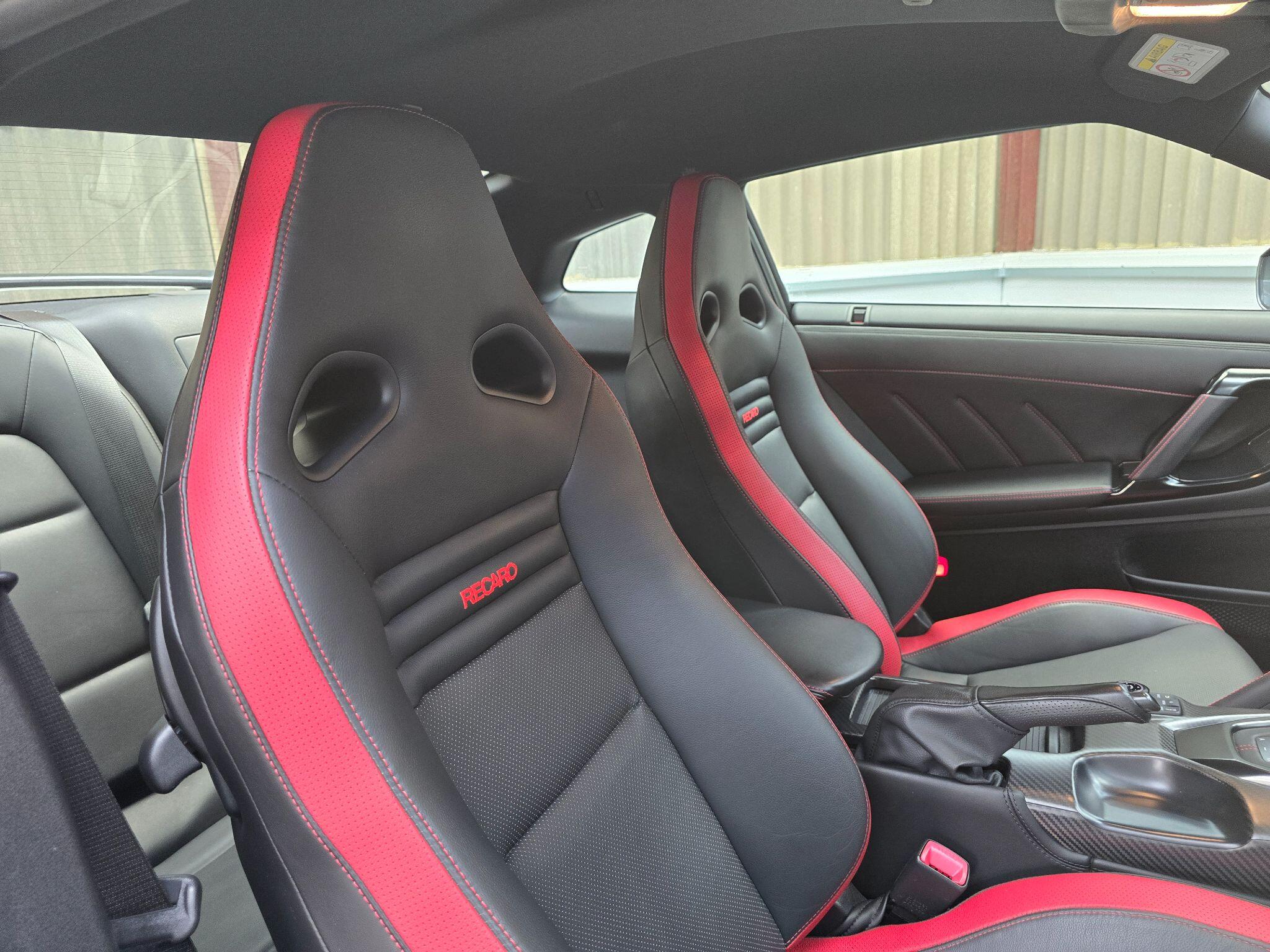 Nissan GT-R view 21