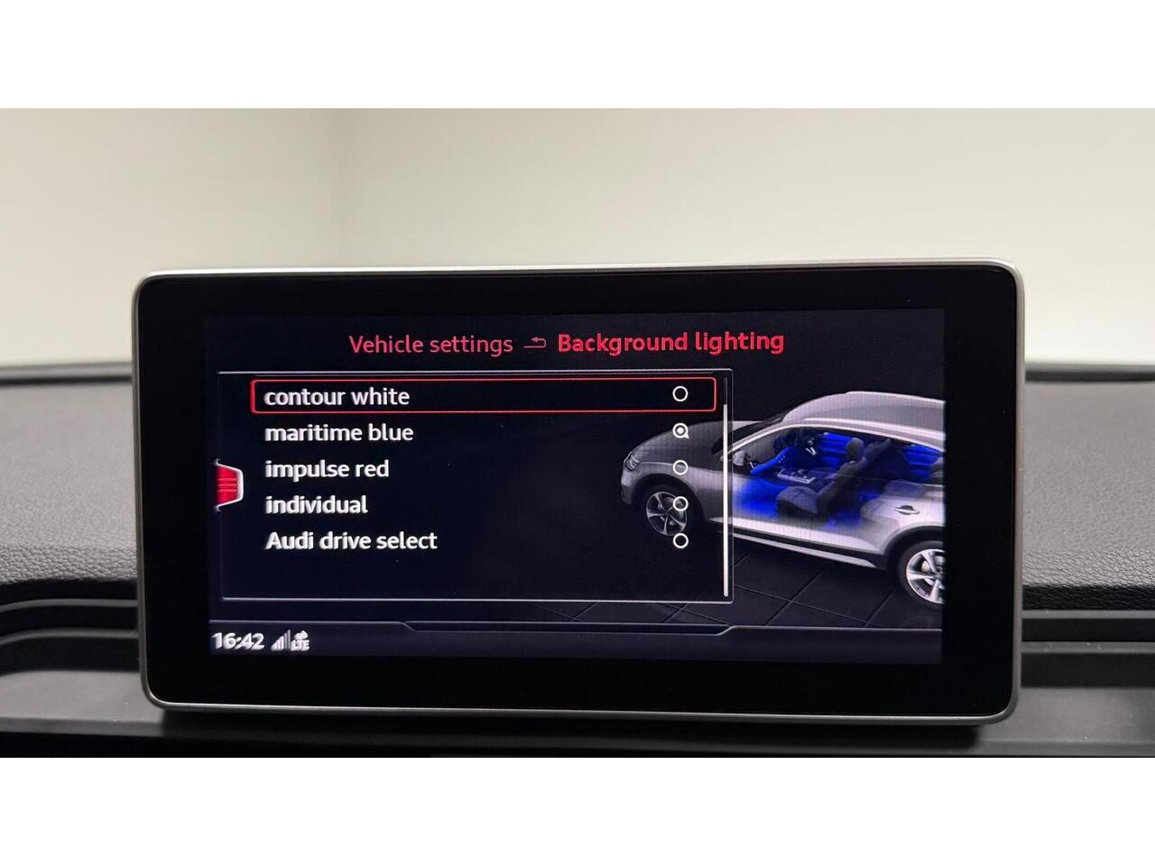 Audi SQ5 view 33