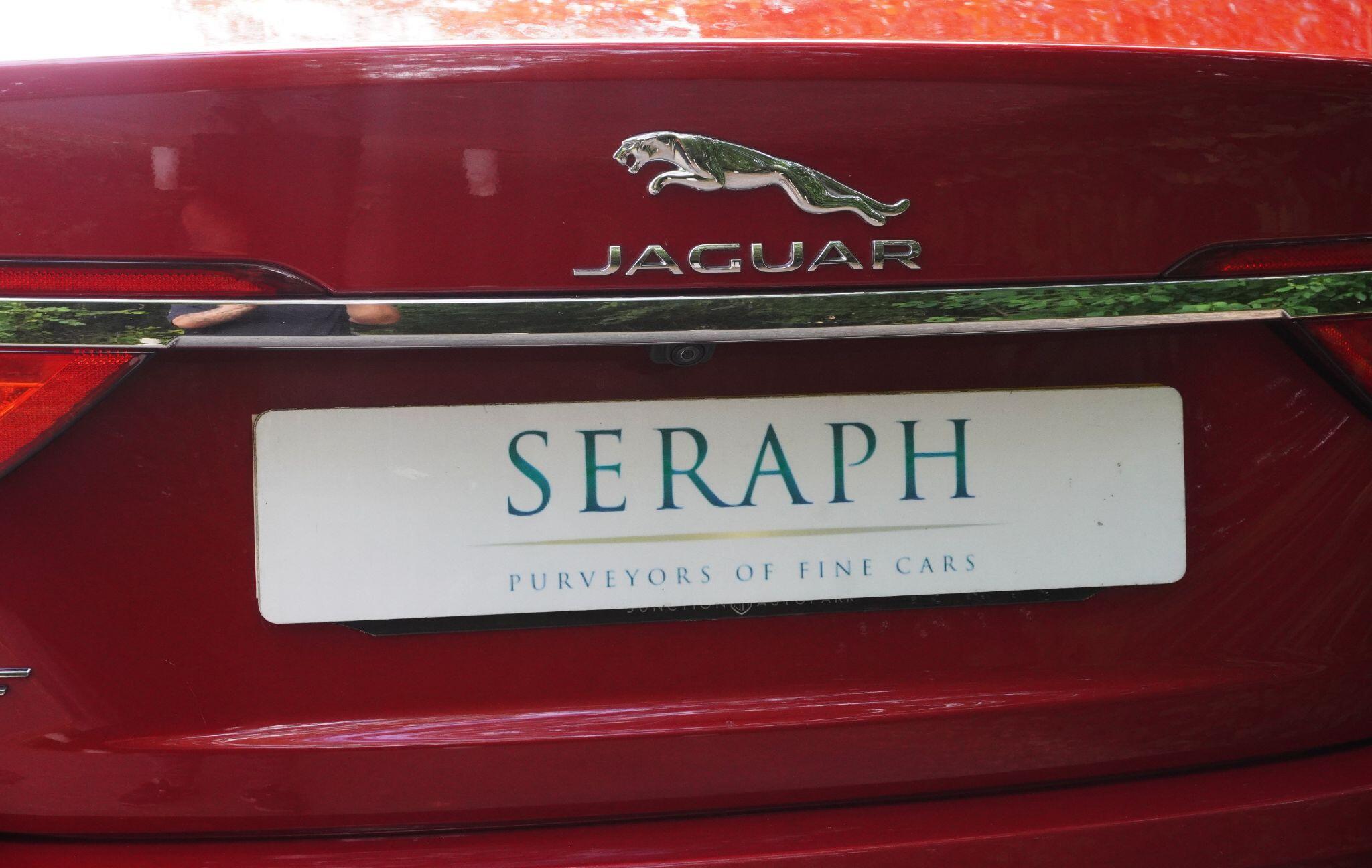 Jaguar XF view 70