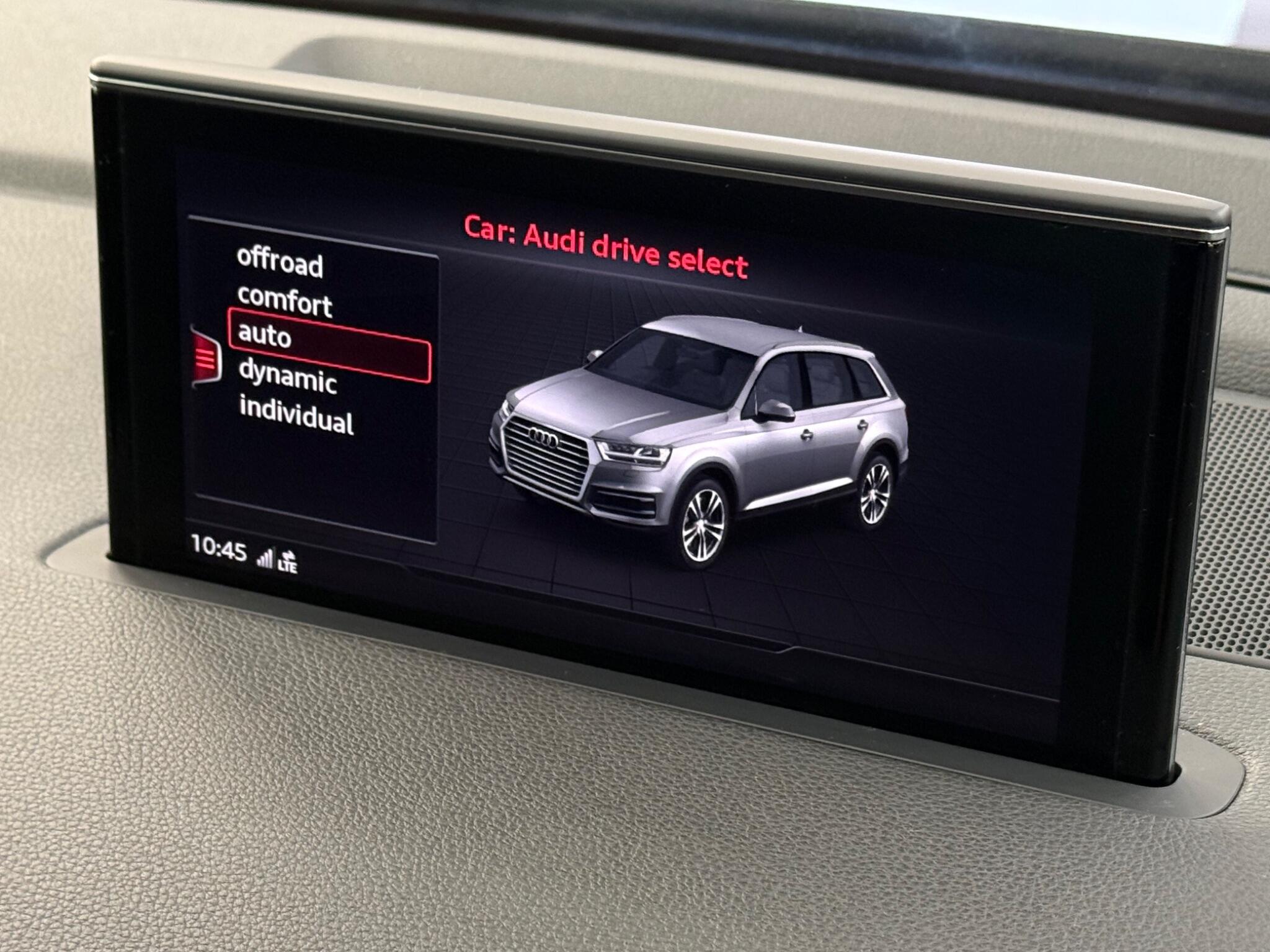 Audi Q7 view 30