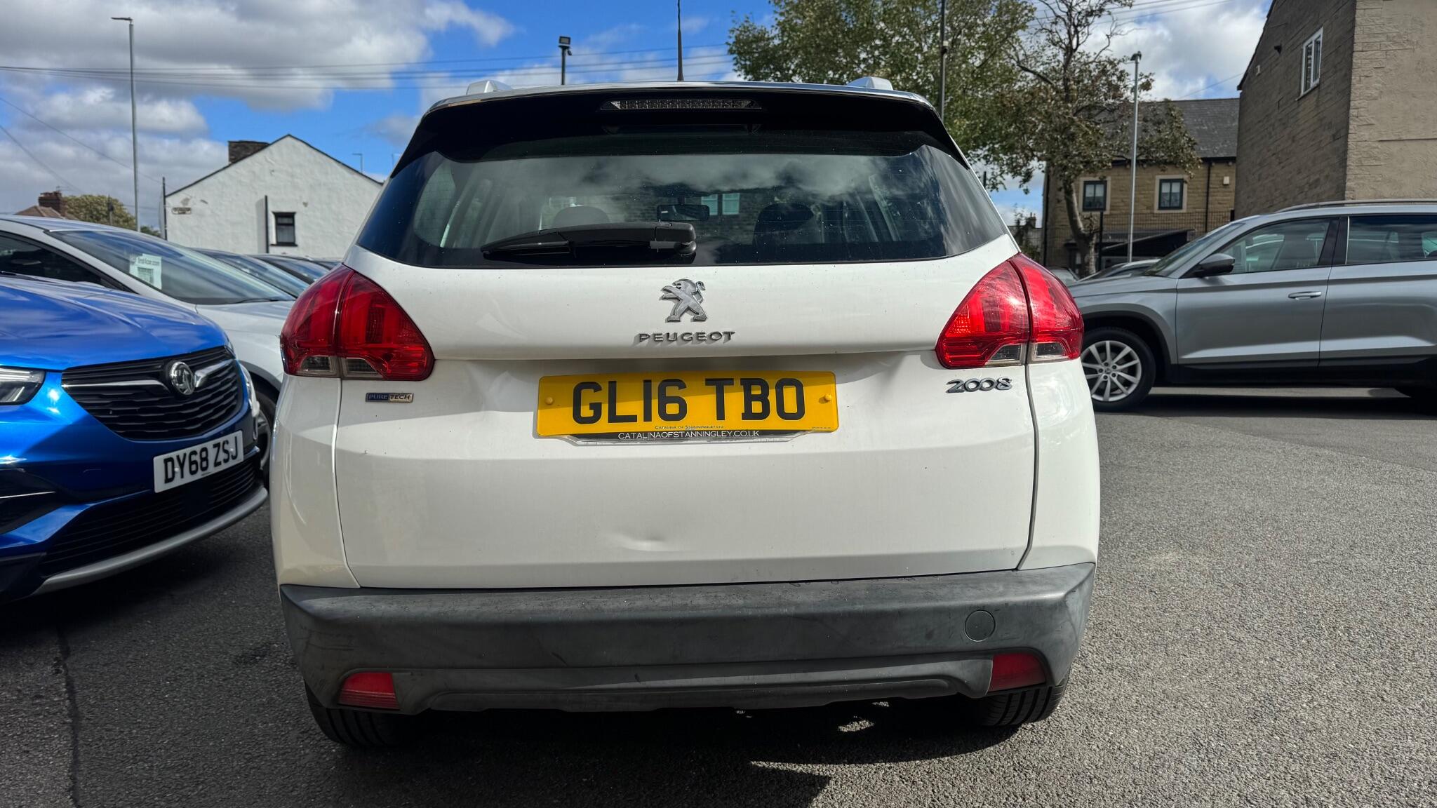 Peugeot 2008 view 5