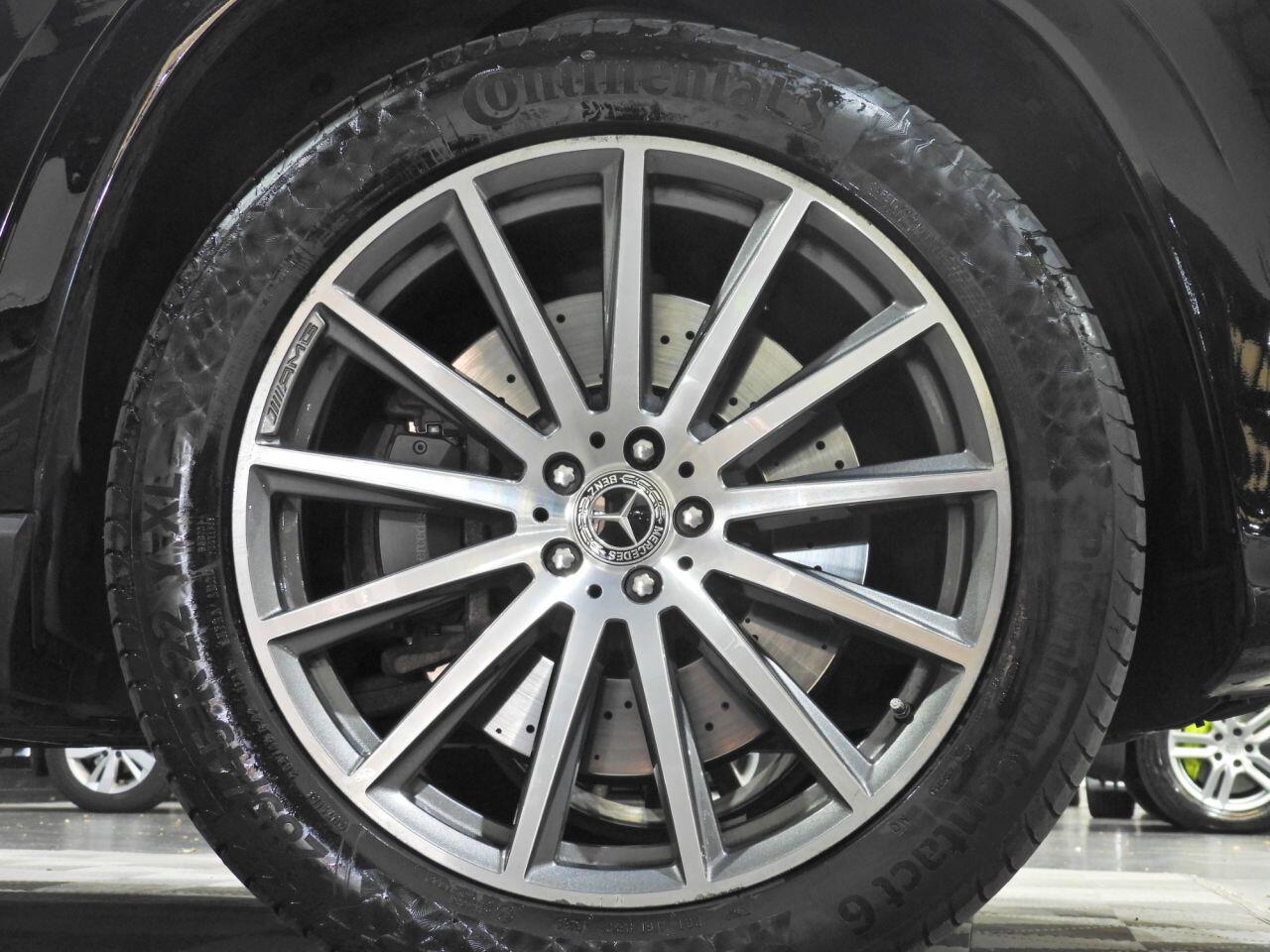 Mercedes-Benz GLS view 29