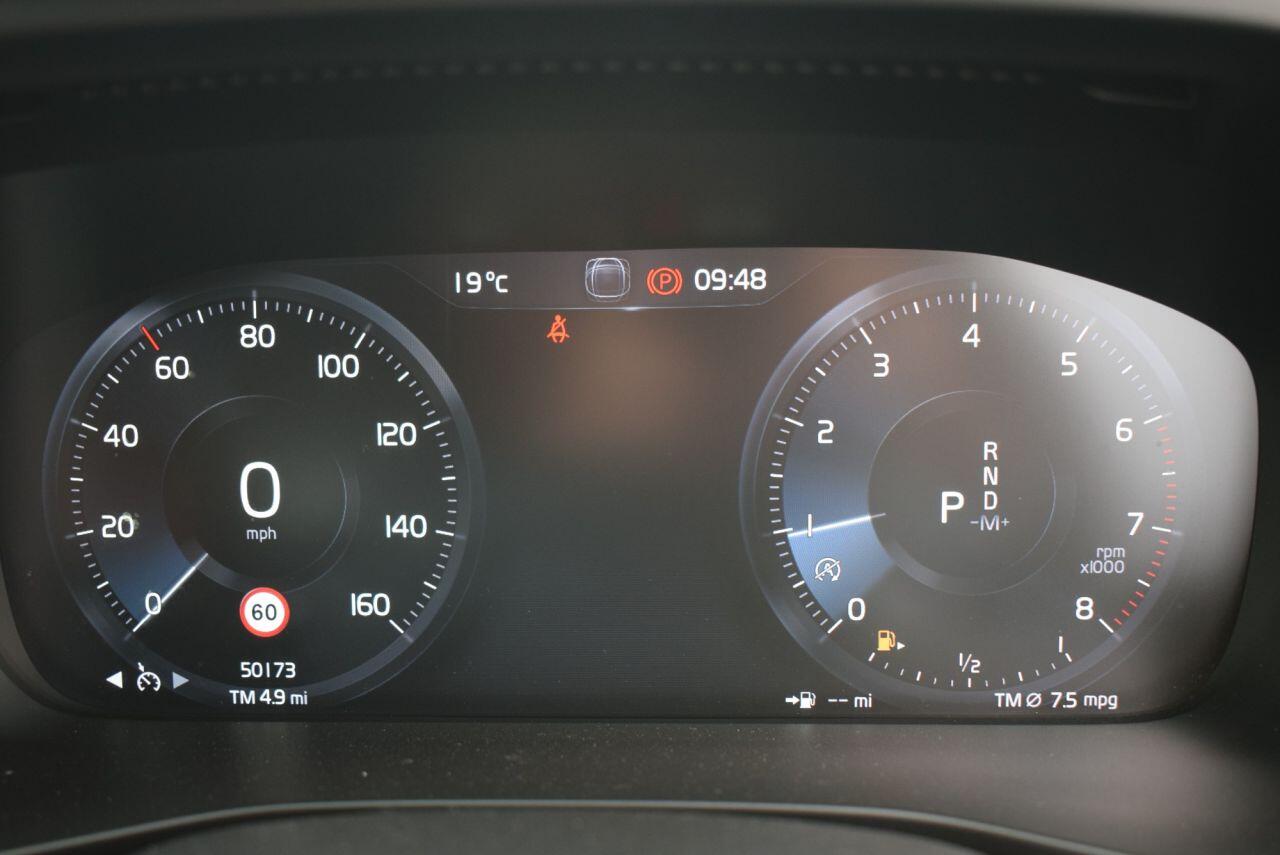 Volvo XC40 view 27