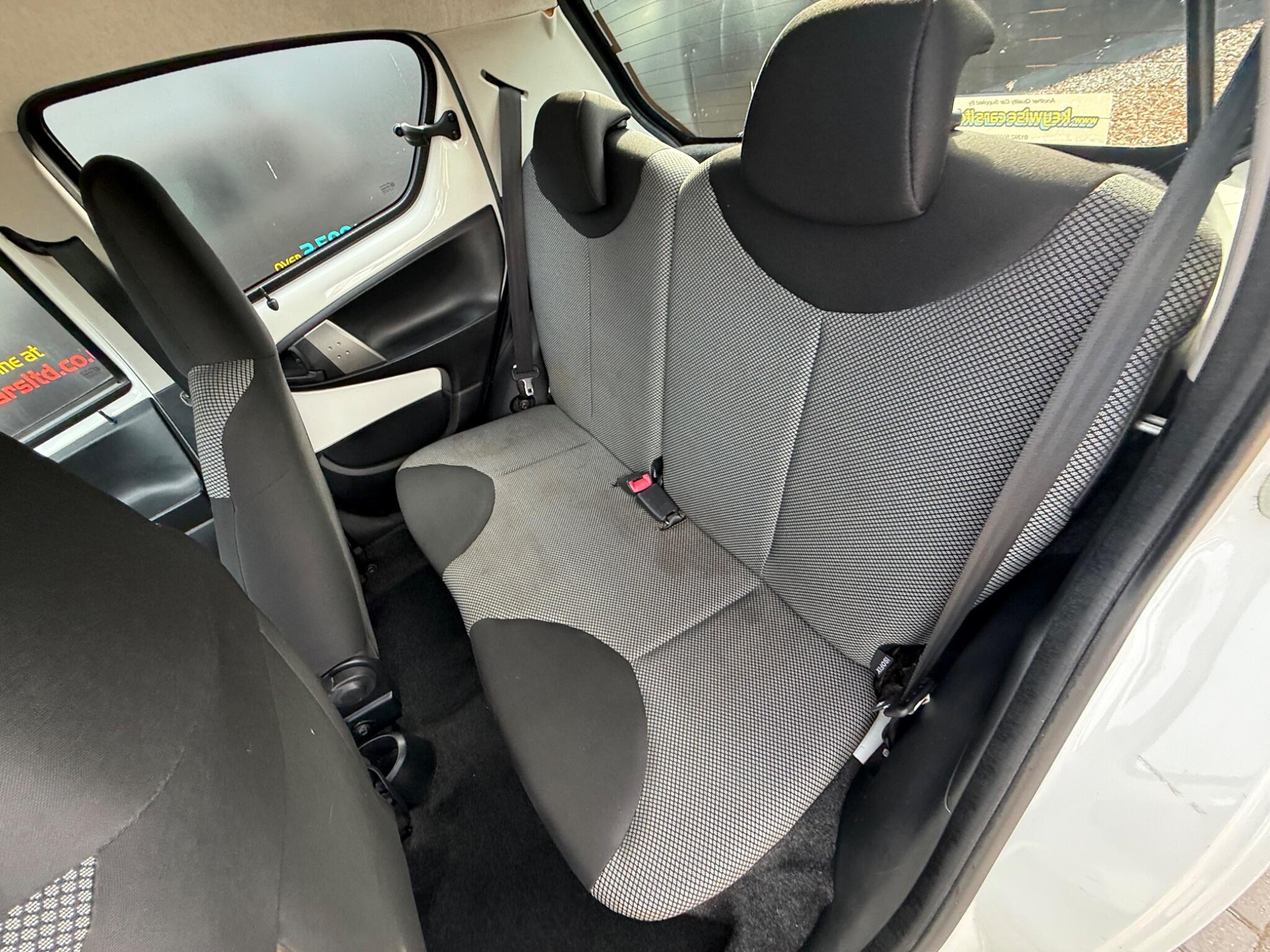 Toyota Aygo view 25
