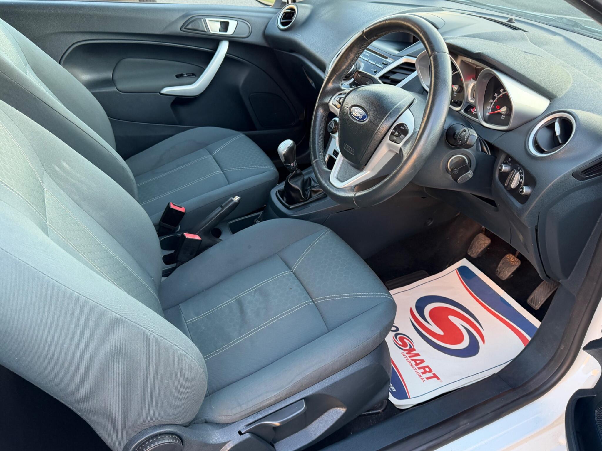 Ford Fiesta view 9