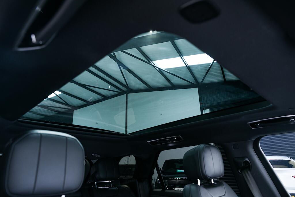 Land Rover Range Rover Sport view 4