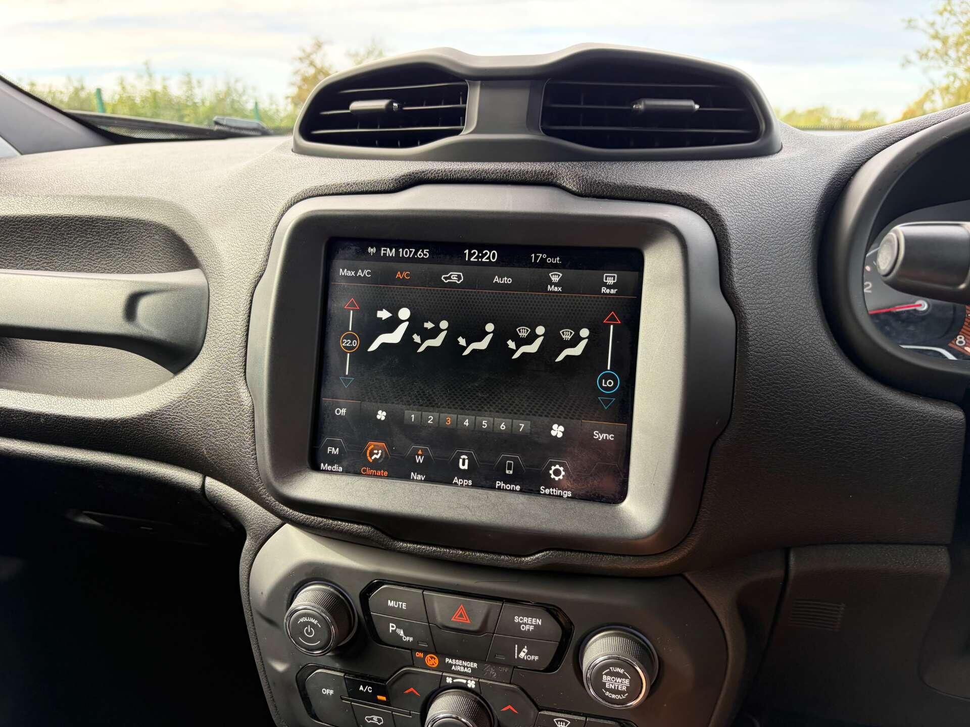 Jeep Renegade view 46