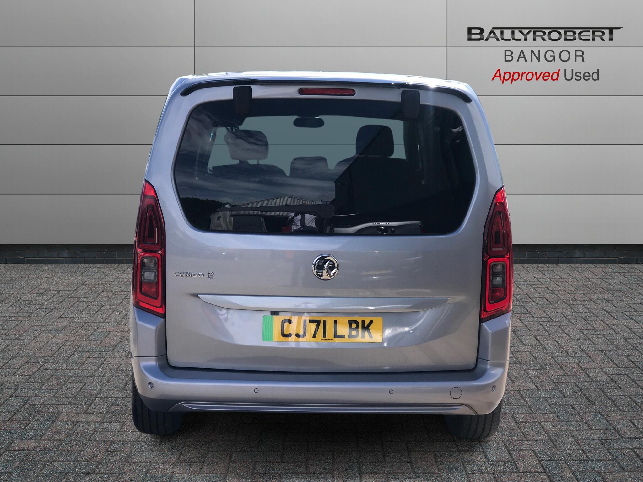 Vauxhall Combo Life Electric view 6