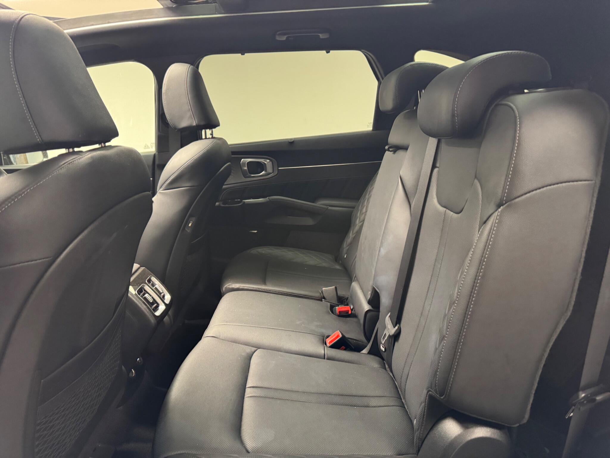 Kia Sorento view 9