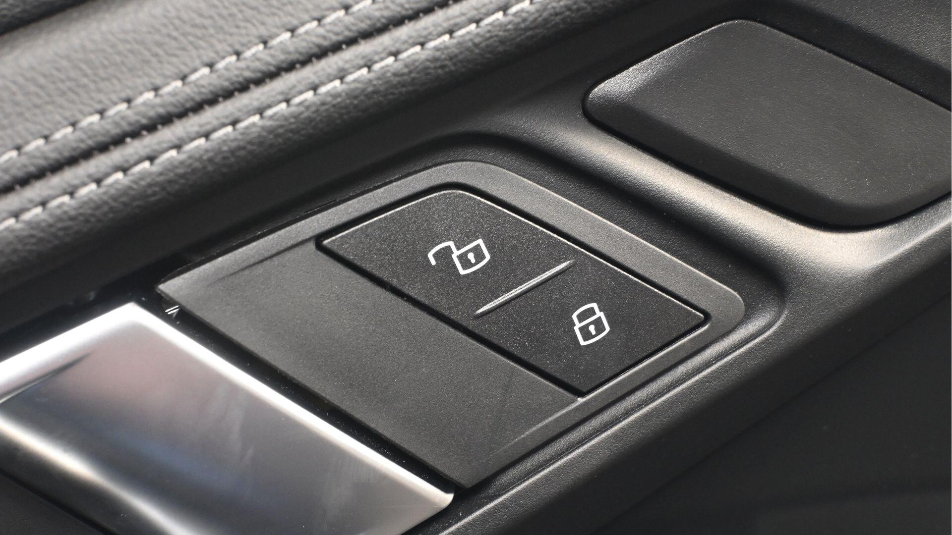 BMW 2 Series view 26