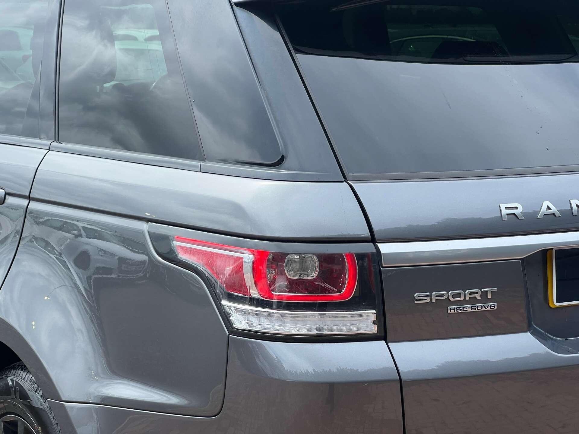 Land Rover Range Rover Sport view 13