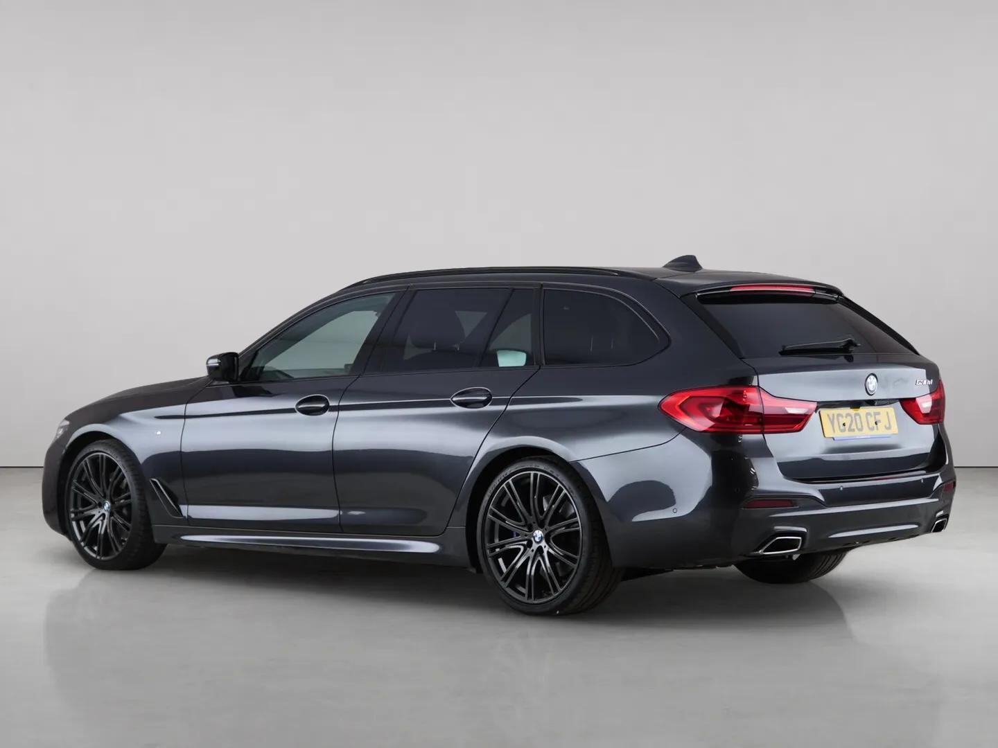 BMW 5 Series view 8
