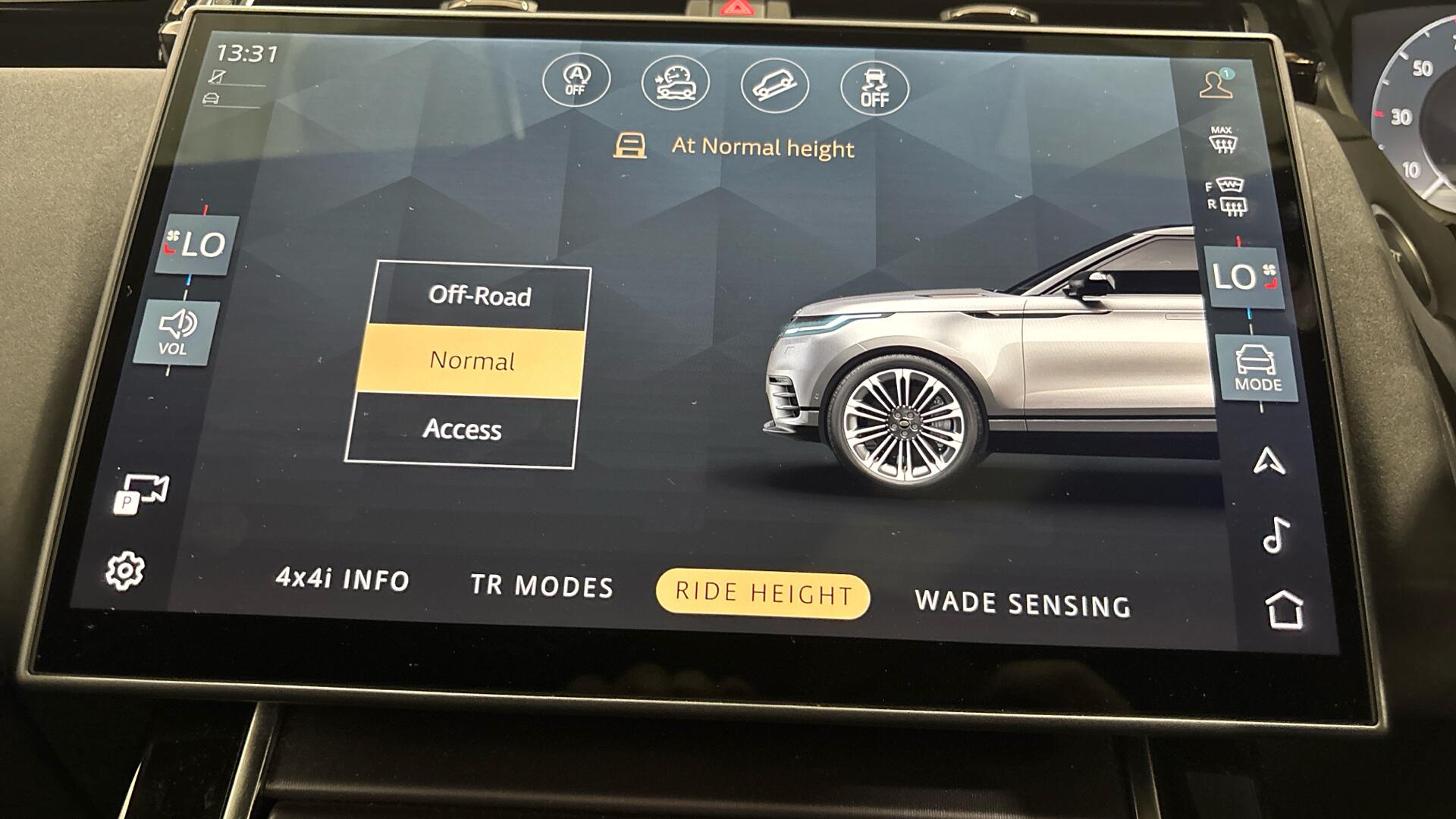 Land Rover Range Rover Velar view 49