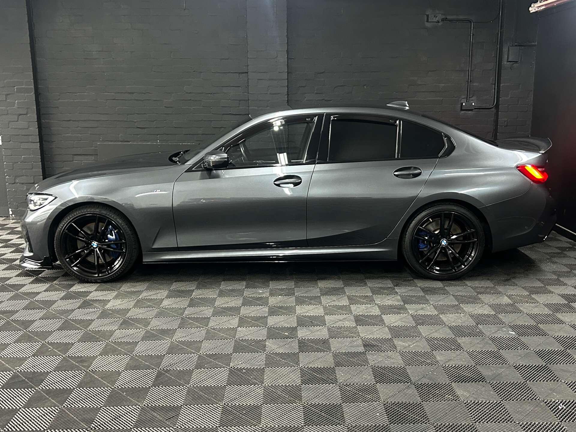 BMW 3 Series view 11