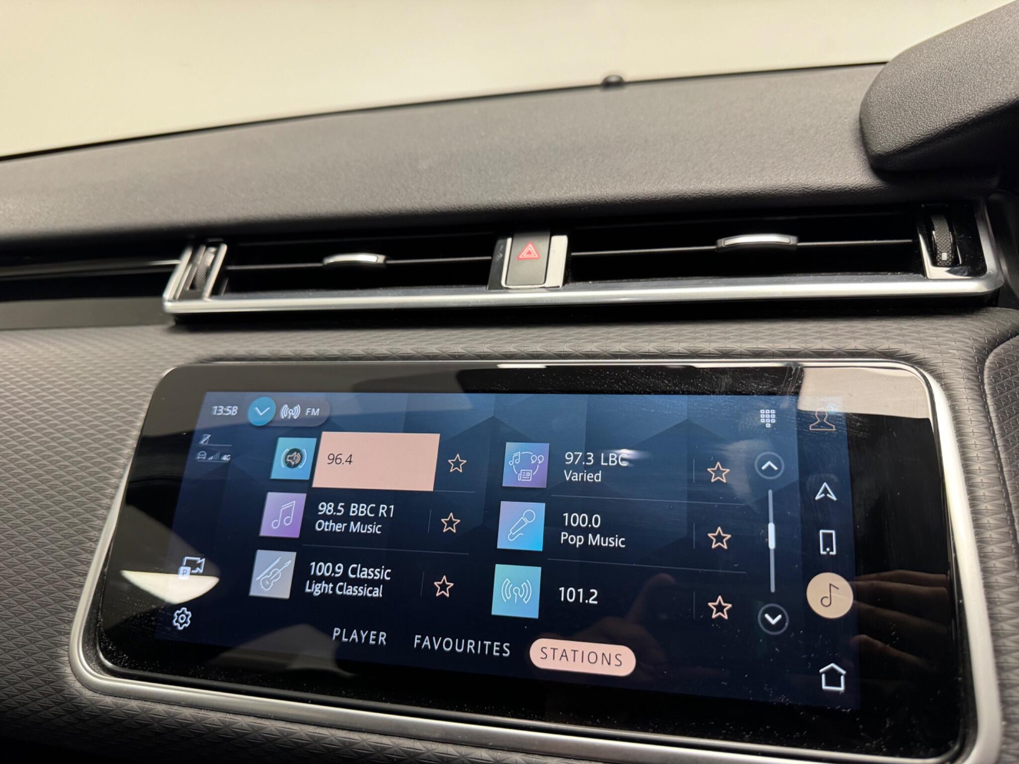 Land Rover Range Rover Velar view 17