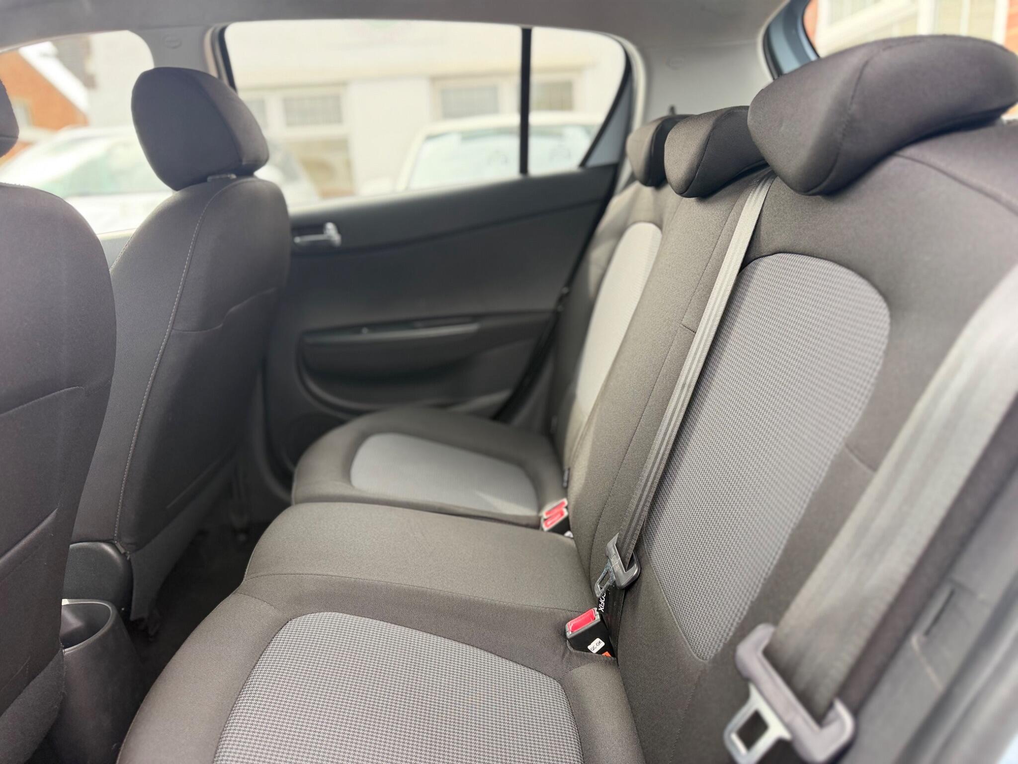 Hyundai I20 view 18