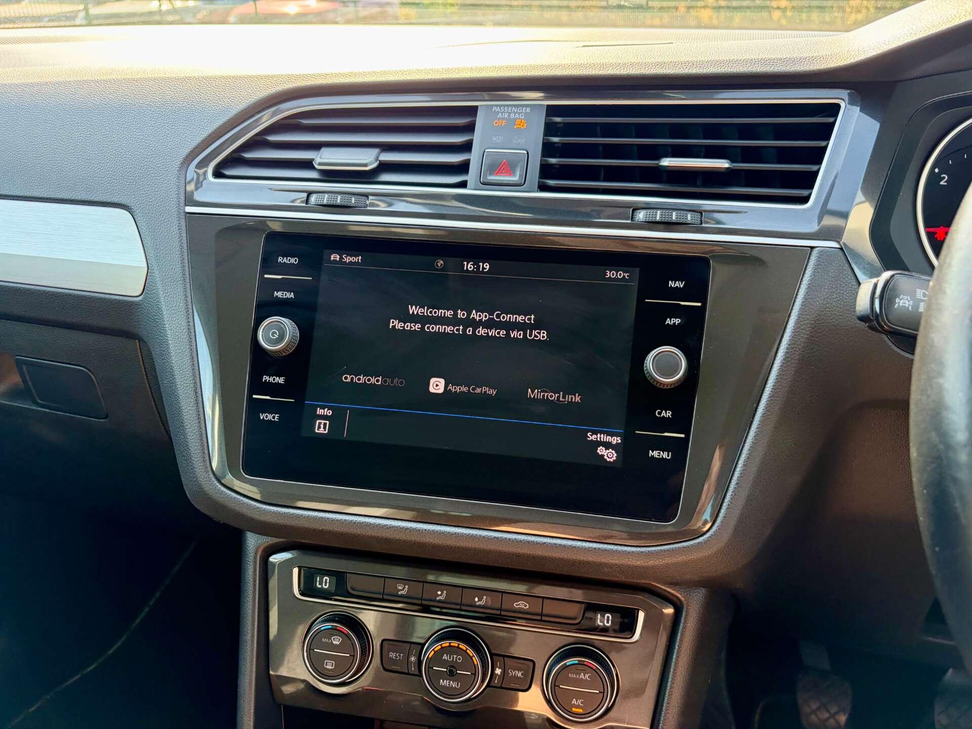 Volkswagen Tiguan view 53