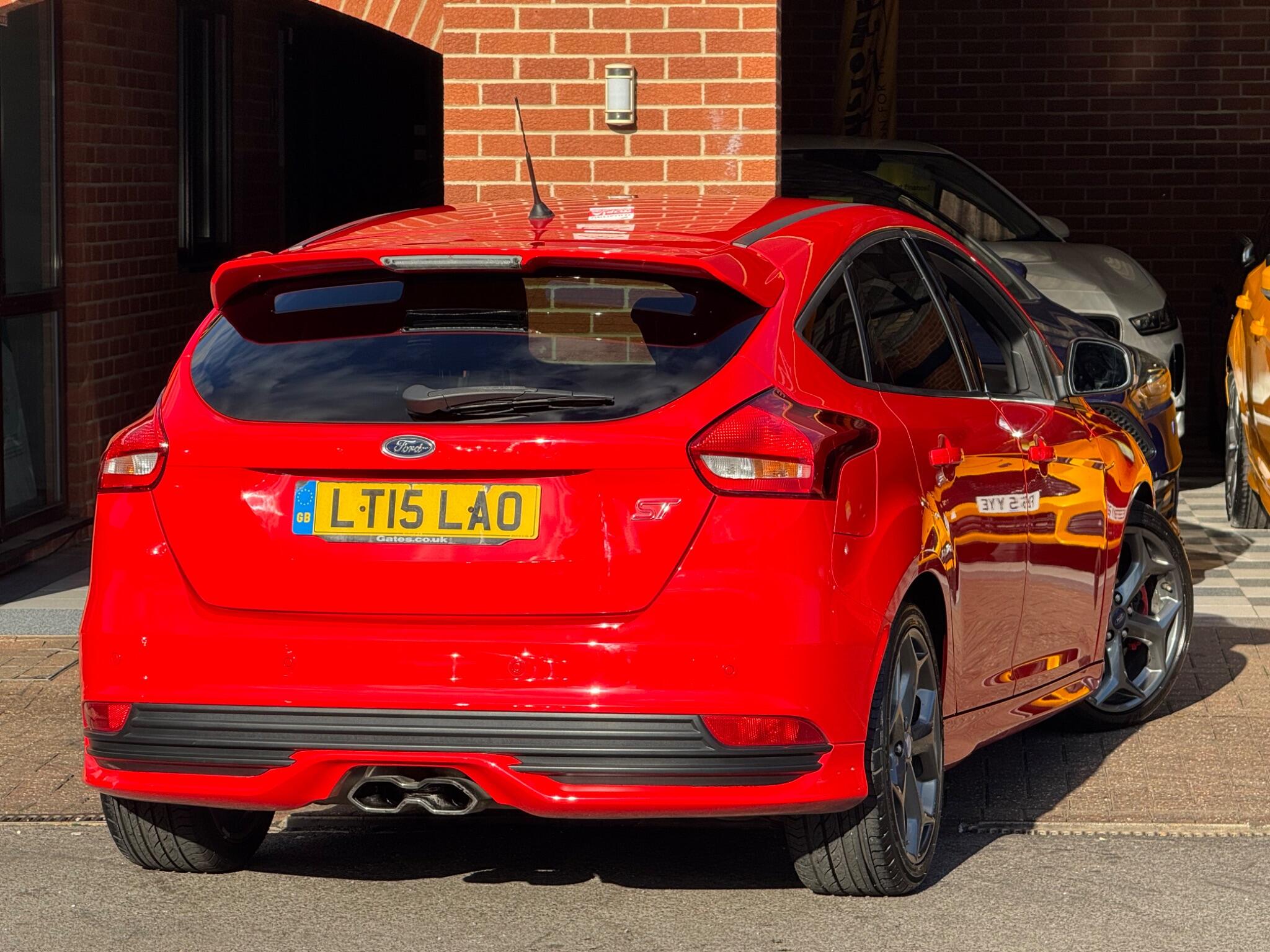 Ford Focus view 4