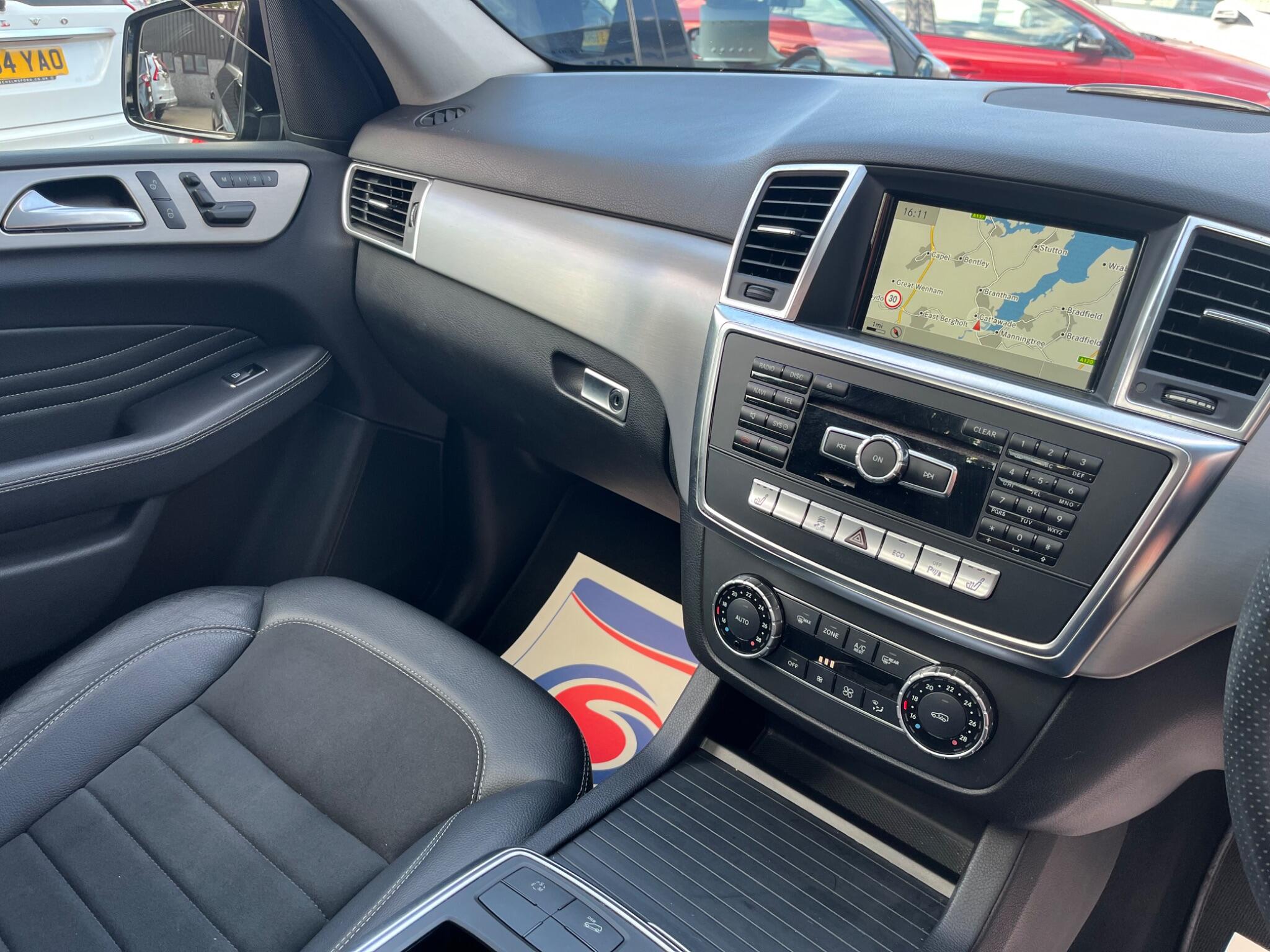 Mercedes-Benz M-Class view 44