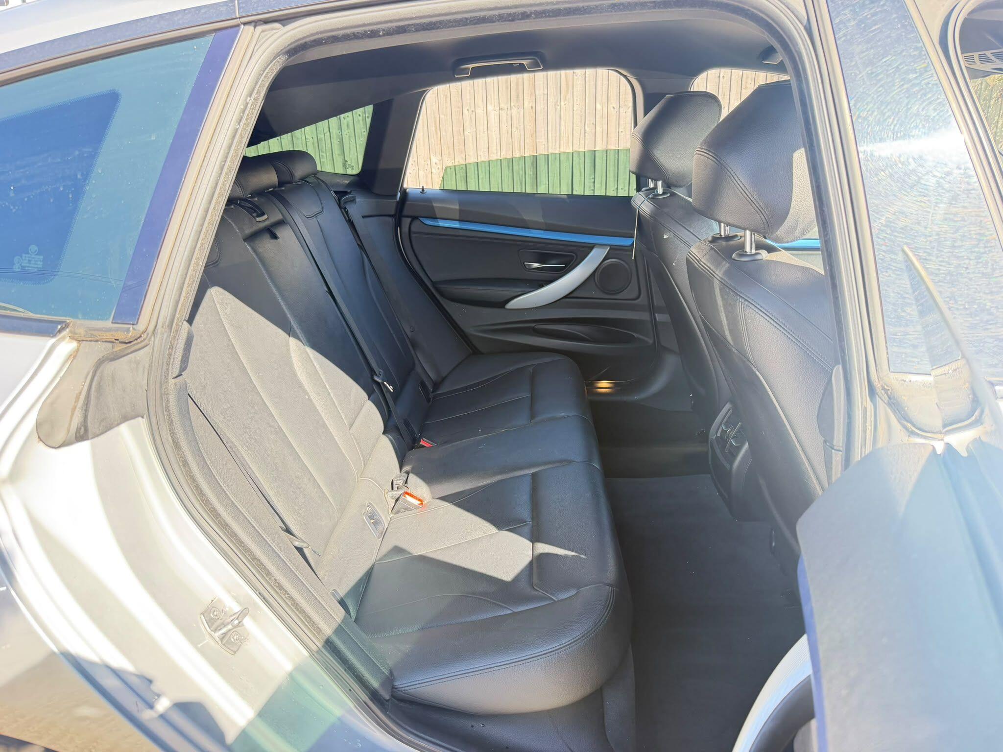 BMW 3 Series view 15