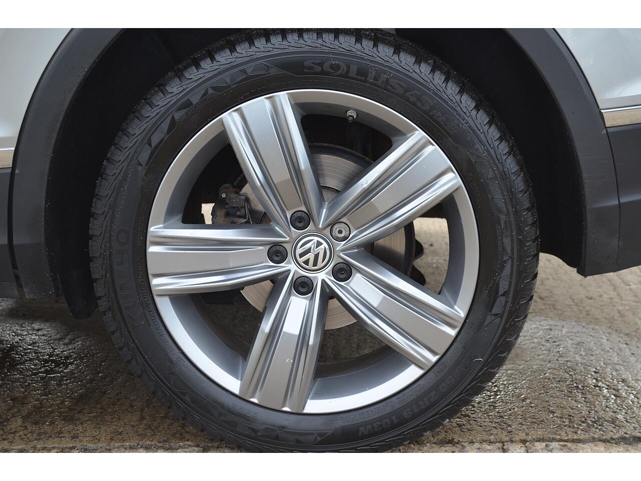 Volkswagen Tiguan view 42