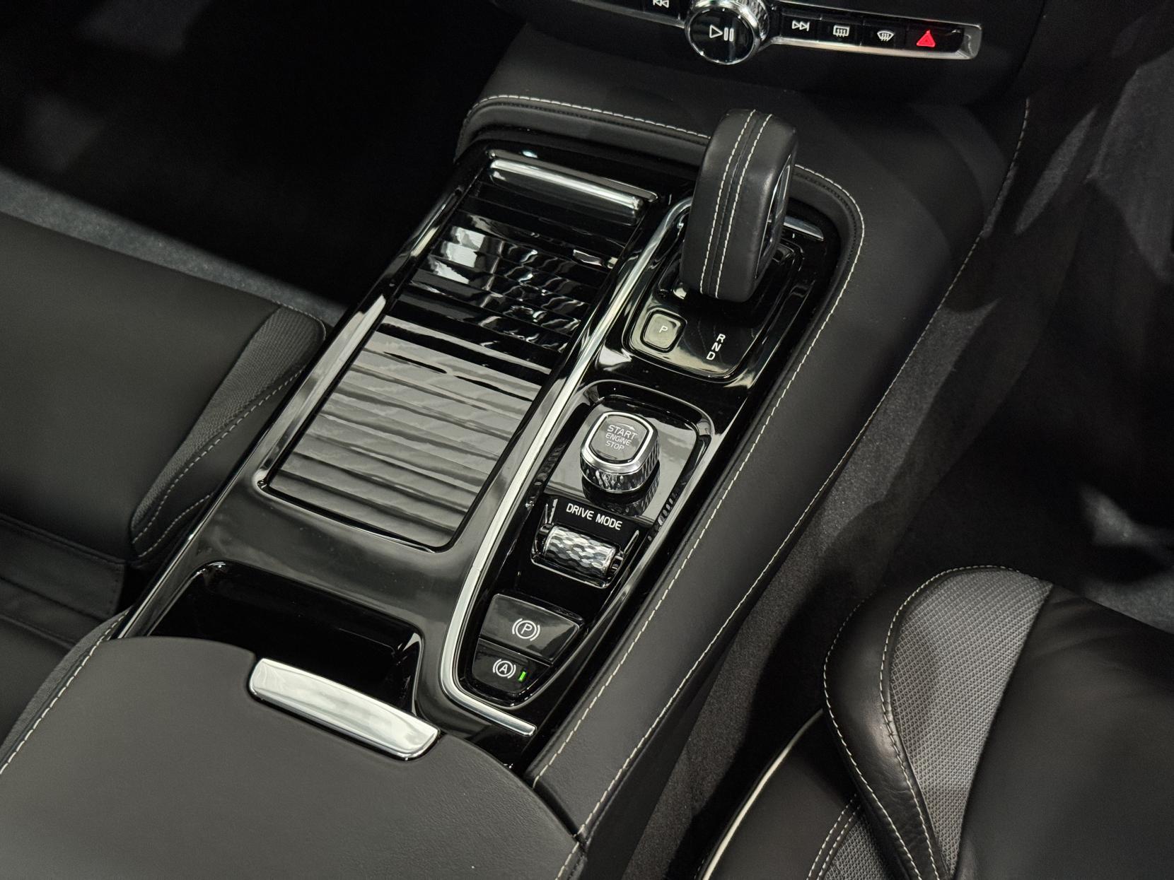 Volvo S60 view 37