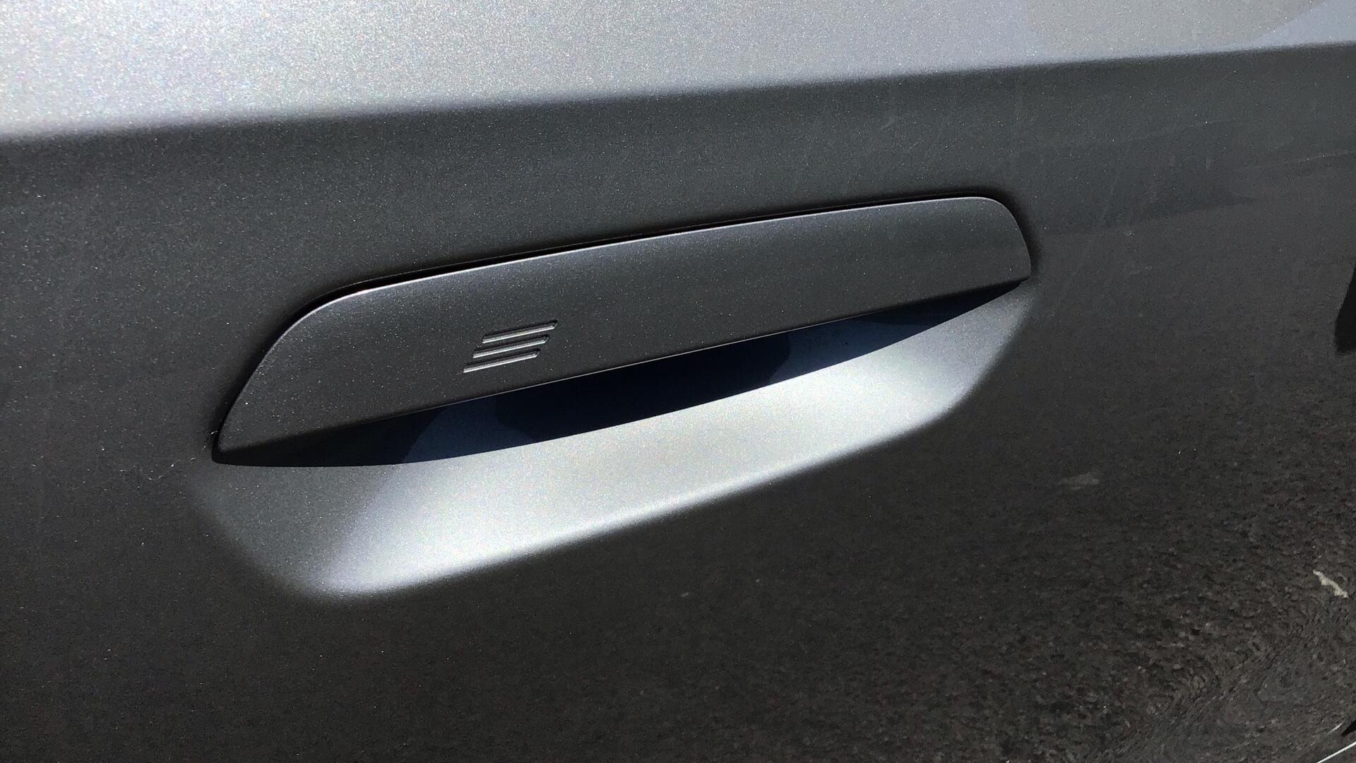 BMW iX1 view 33