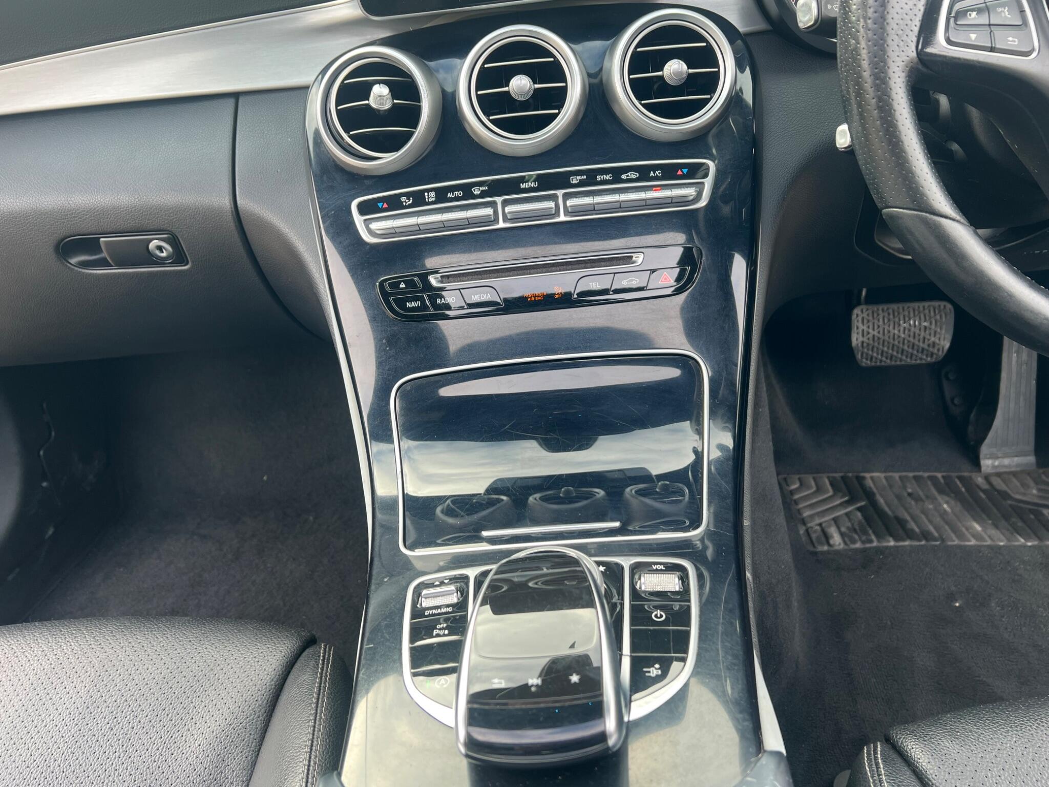 Mercedes-Benz C-Class view 37
