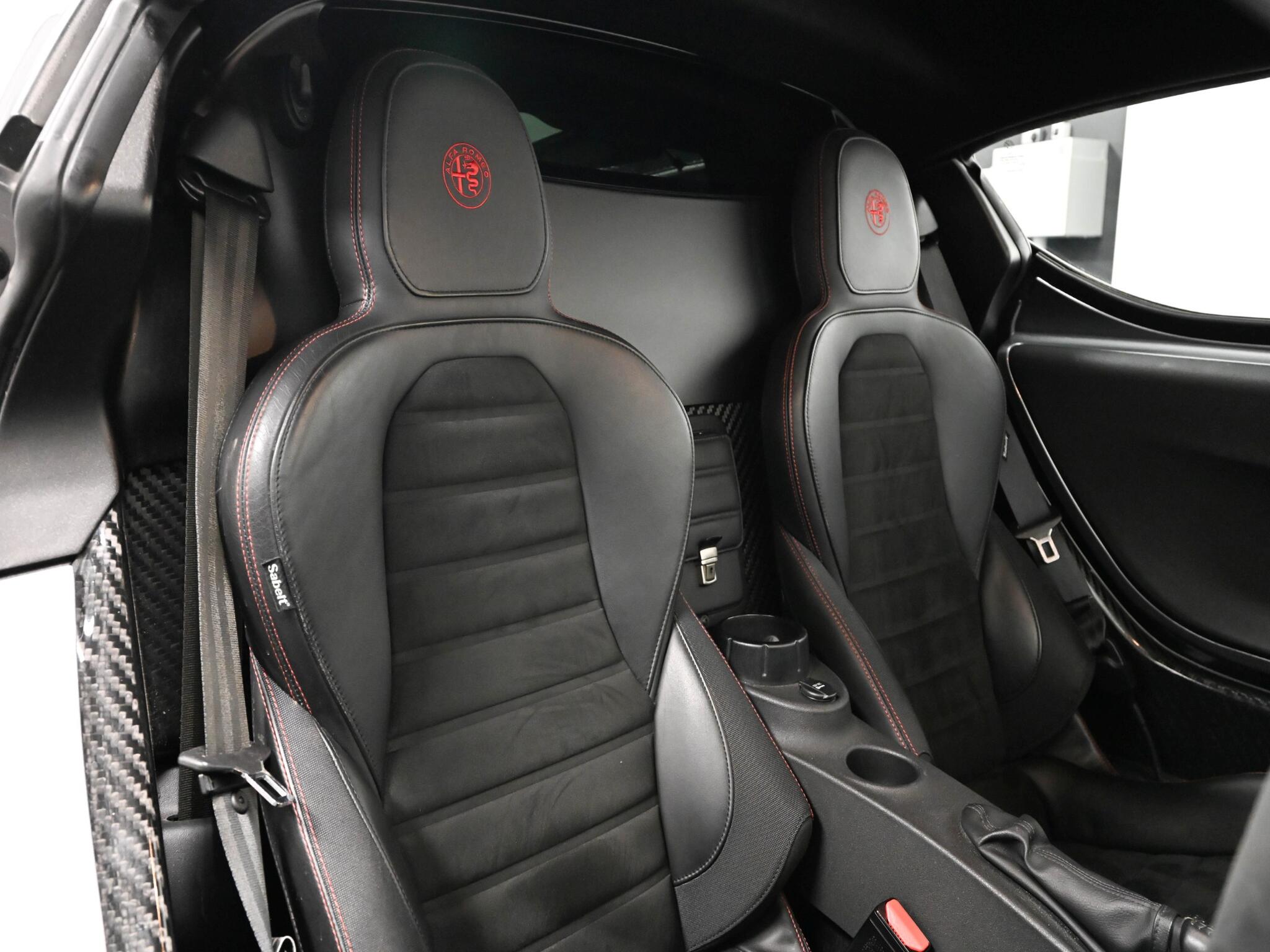Alfa Romeo 4c view 22