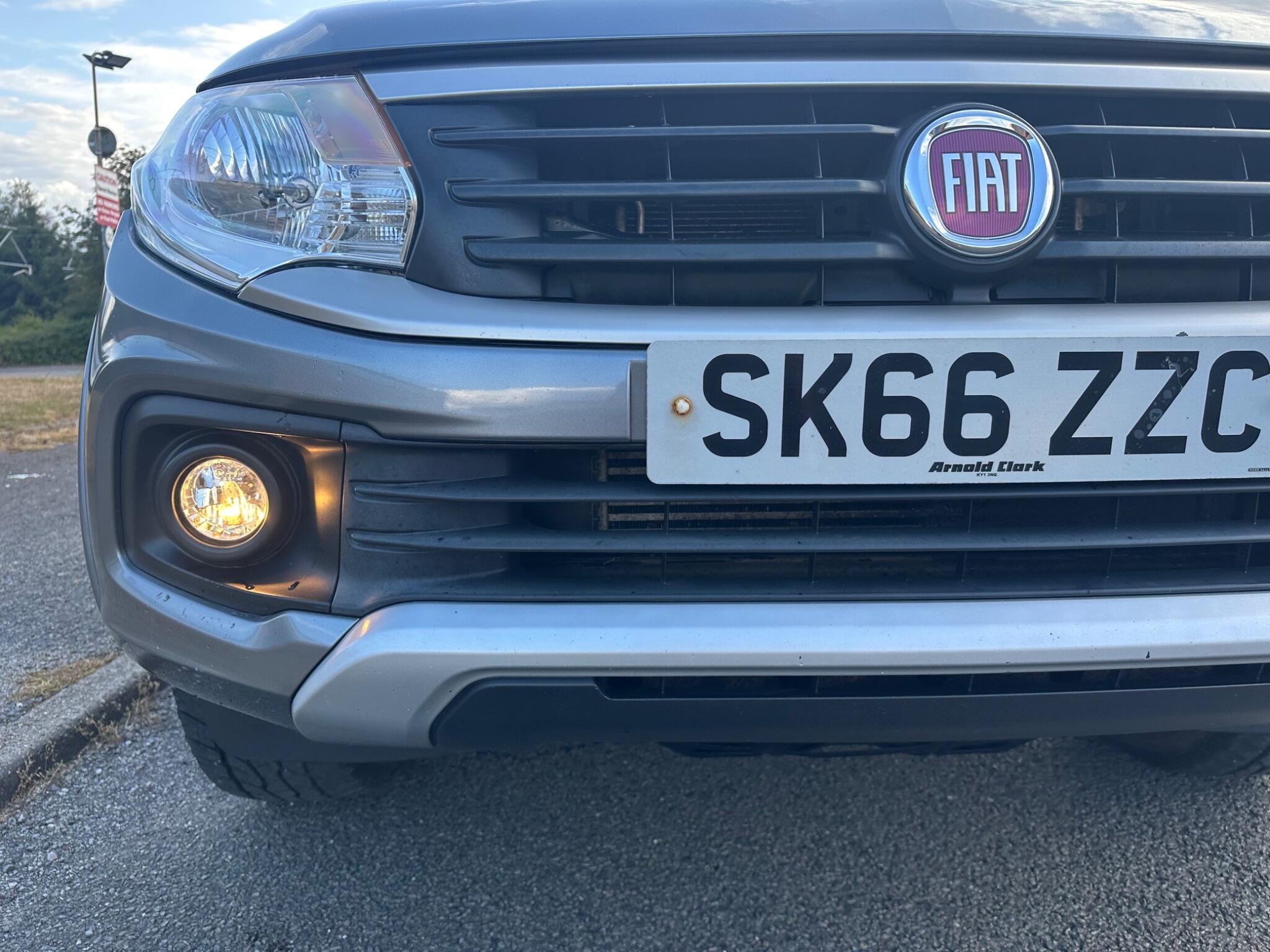 Fiat Fullback view 10