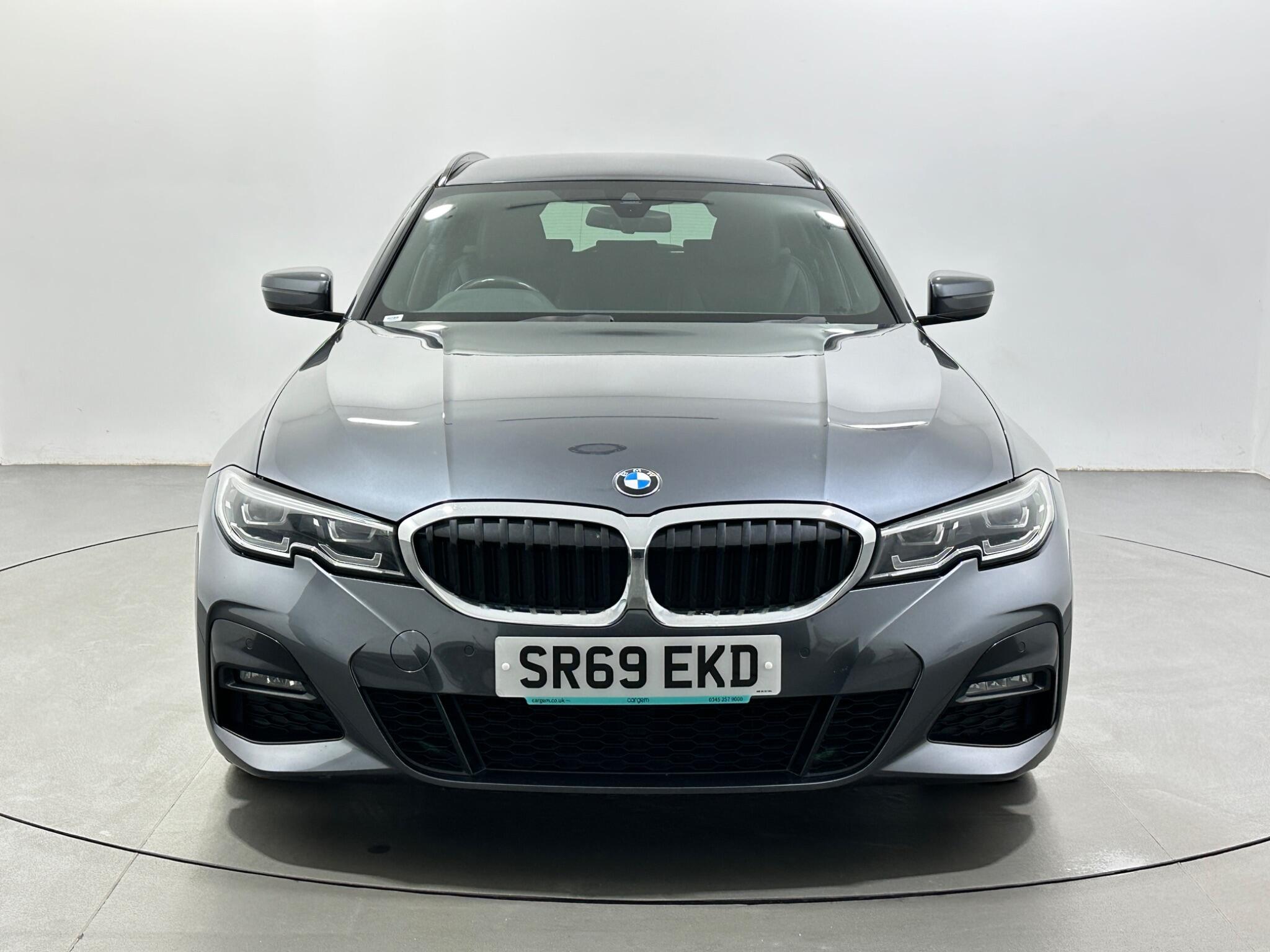 BMW 3 Series view 3