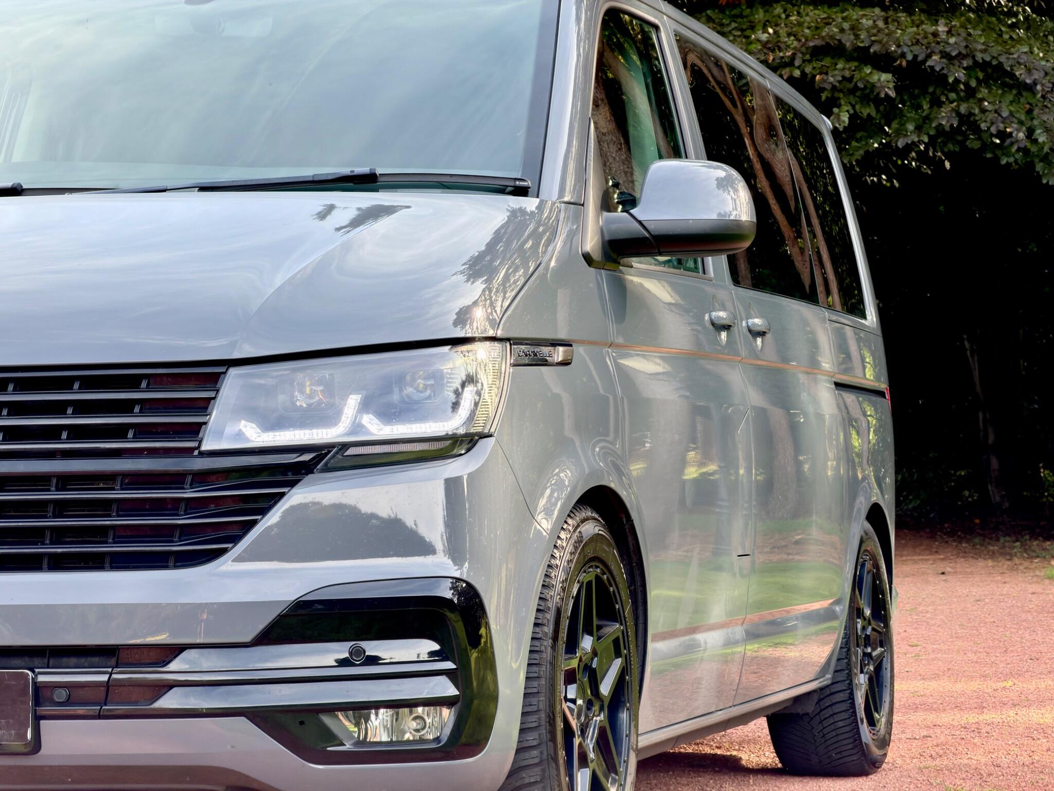 Volkswagen Caravelle view 12