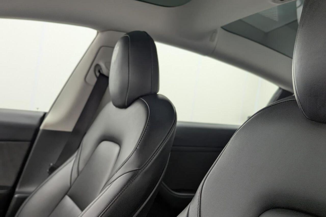 Tesla Model 3 view 27