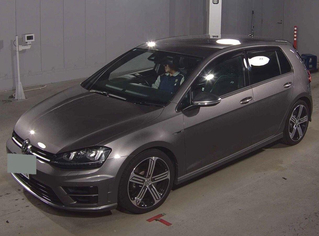 Volkswagen Golf view 2