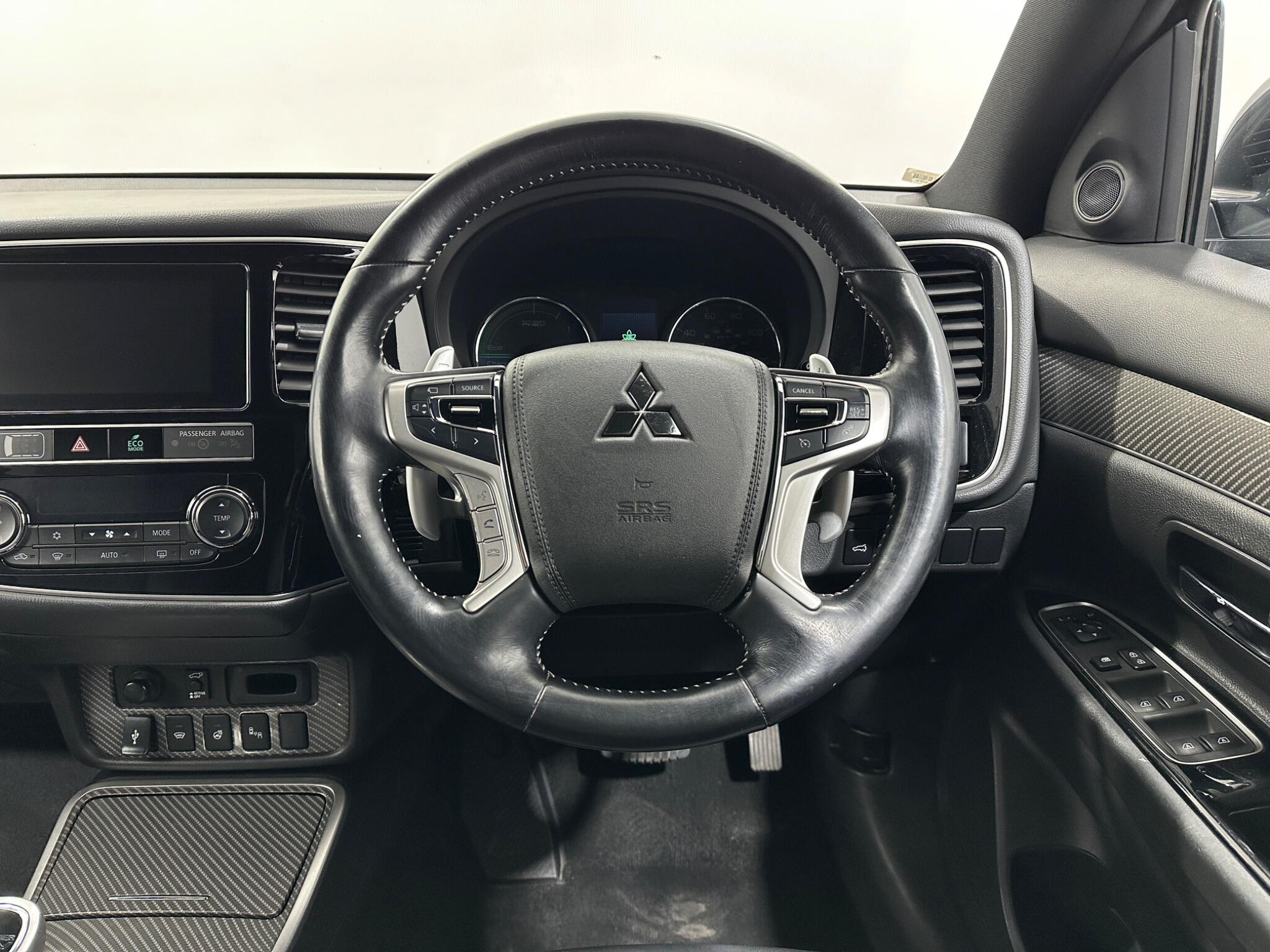 Mitsubishi Outlander view 13