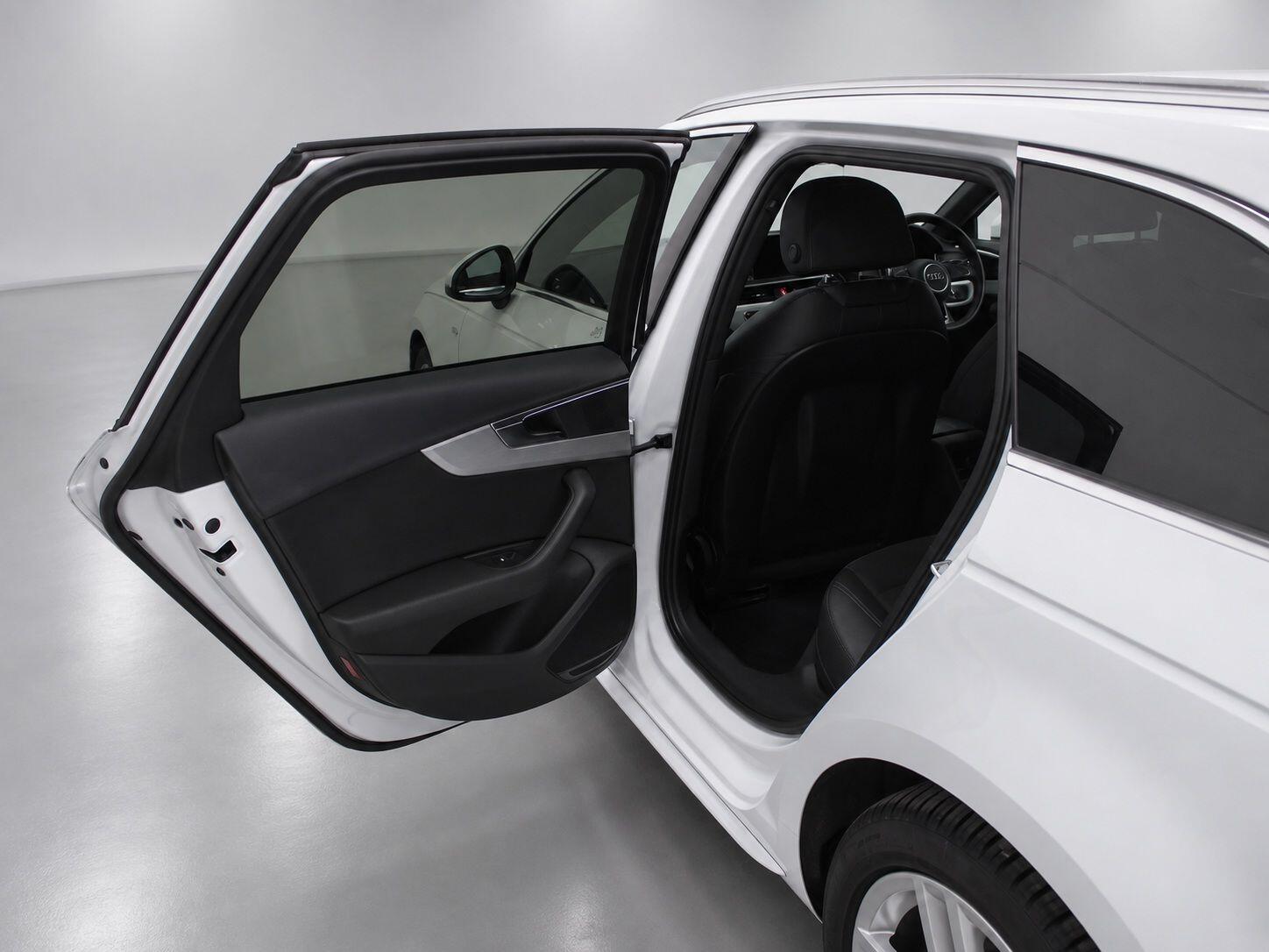 Audi A4 view 29