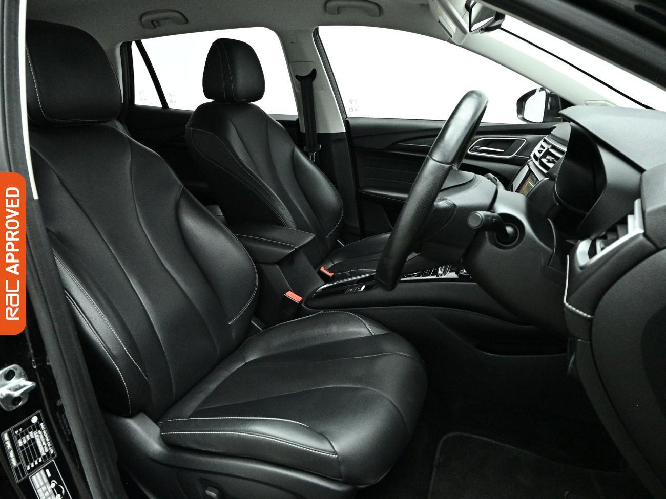MG MG5 view 12
