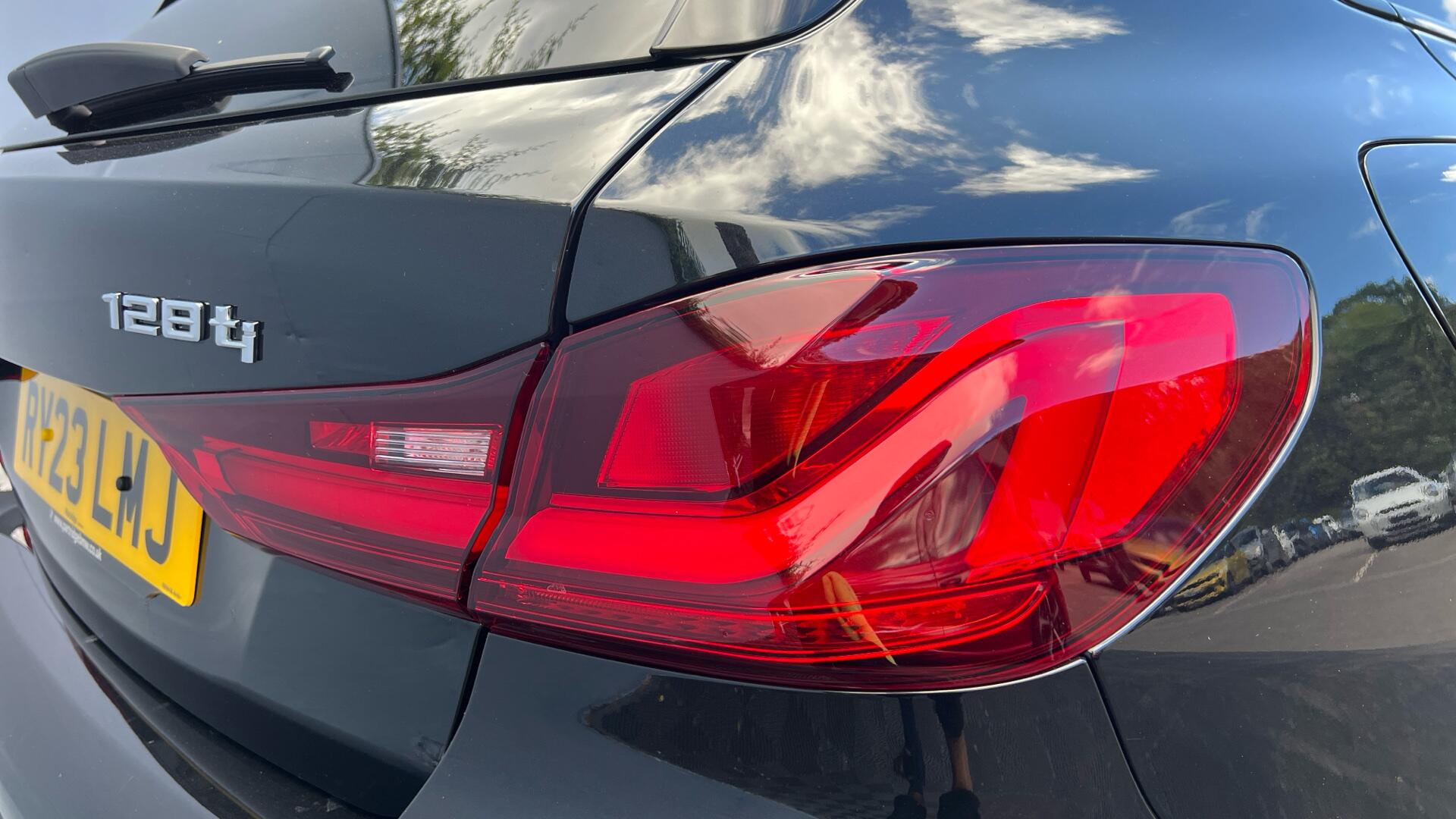 BMW 1 Series view 22