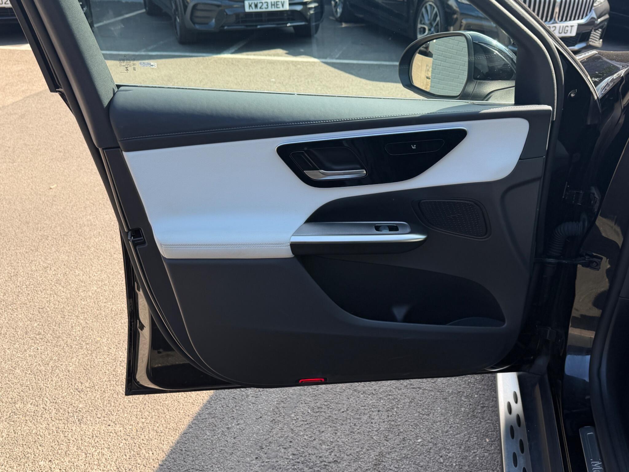 Mercedes-Benz GLC view 18
