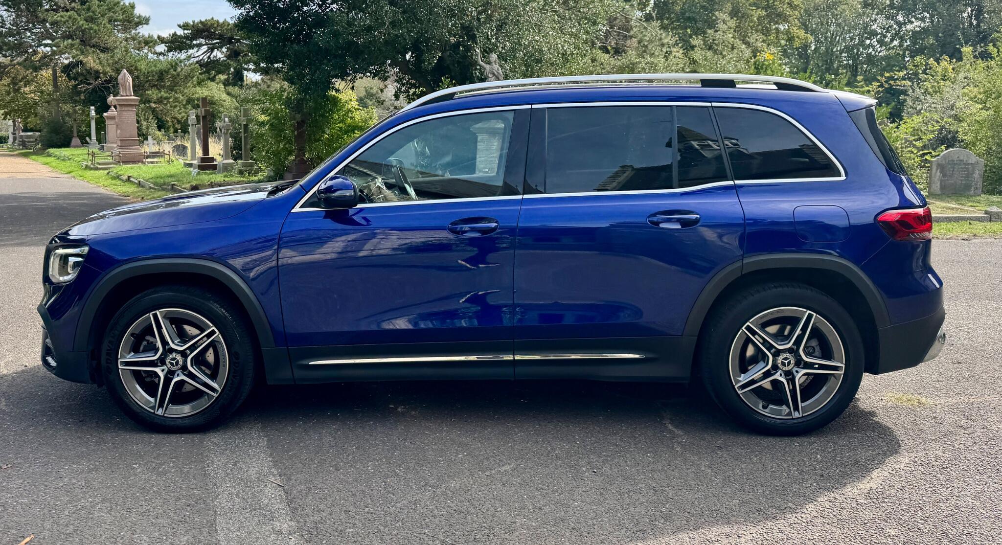 Mercedes-Benz GLB view 17