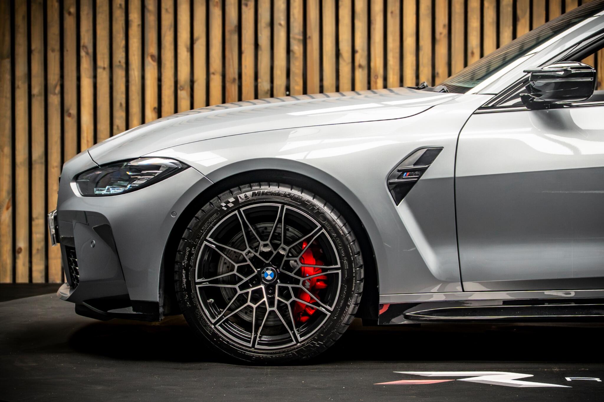 BMW M4 view 9