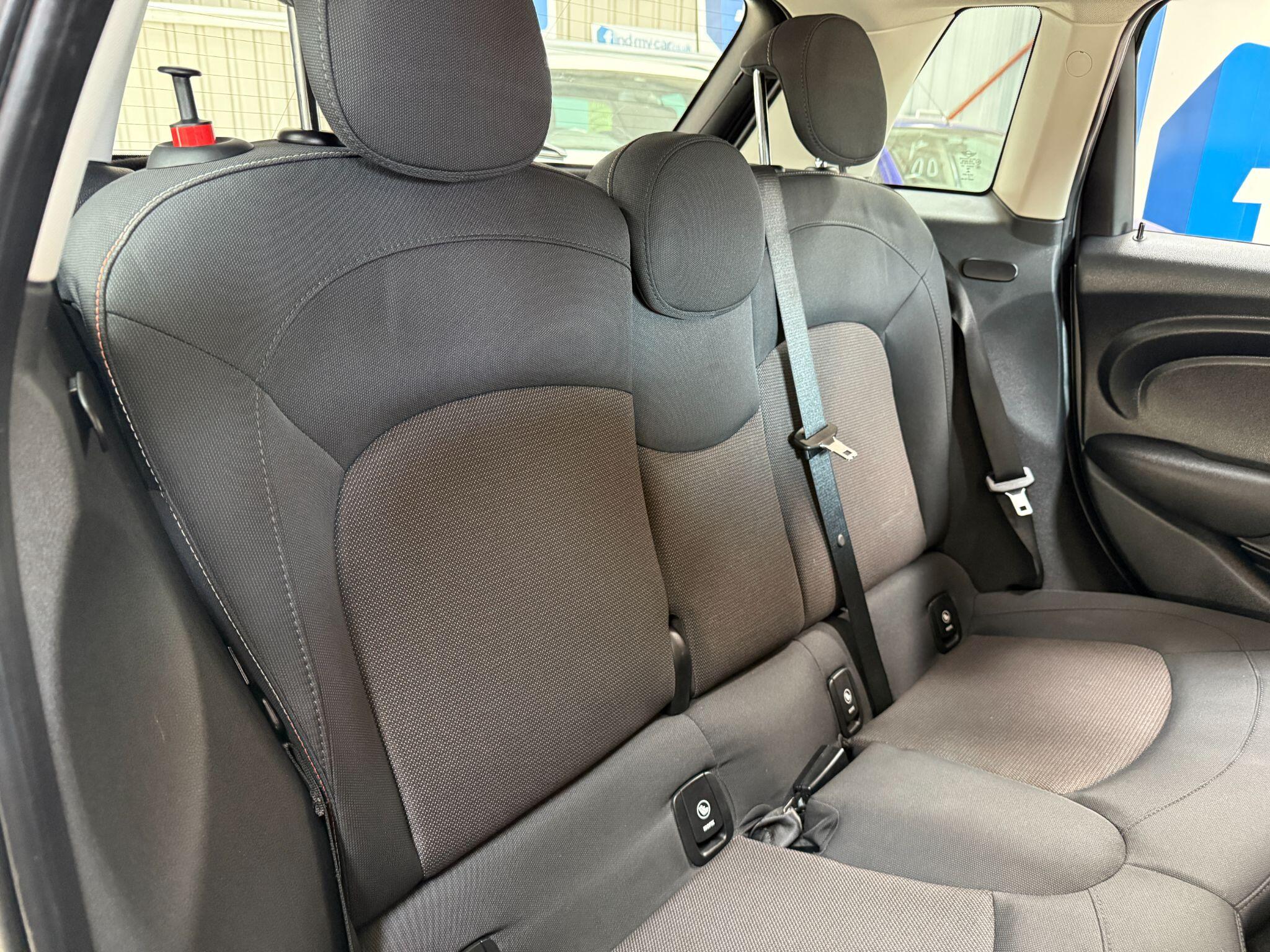 Mini Cooper view 11