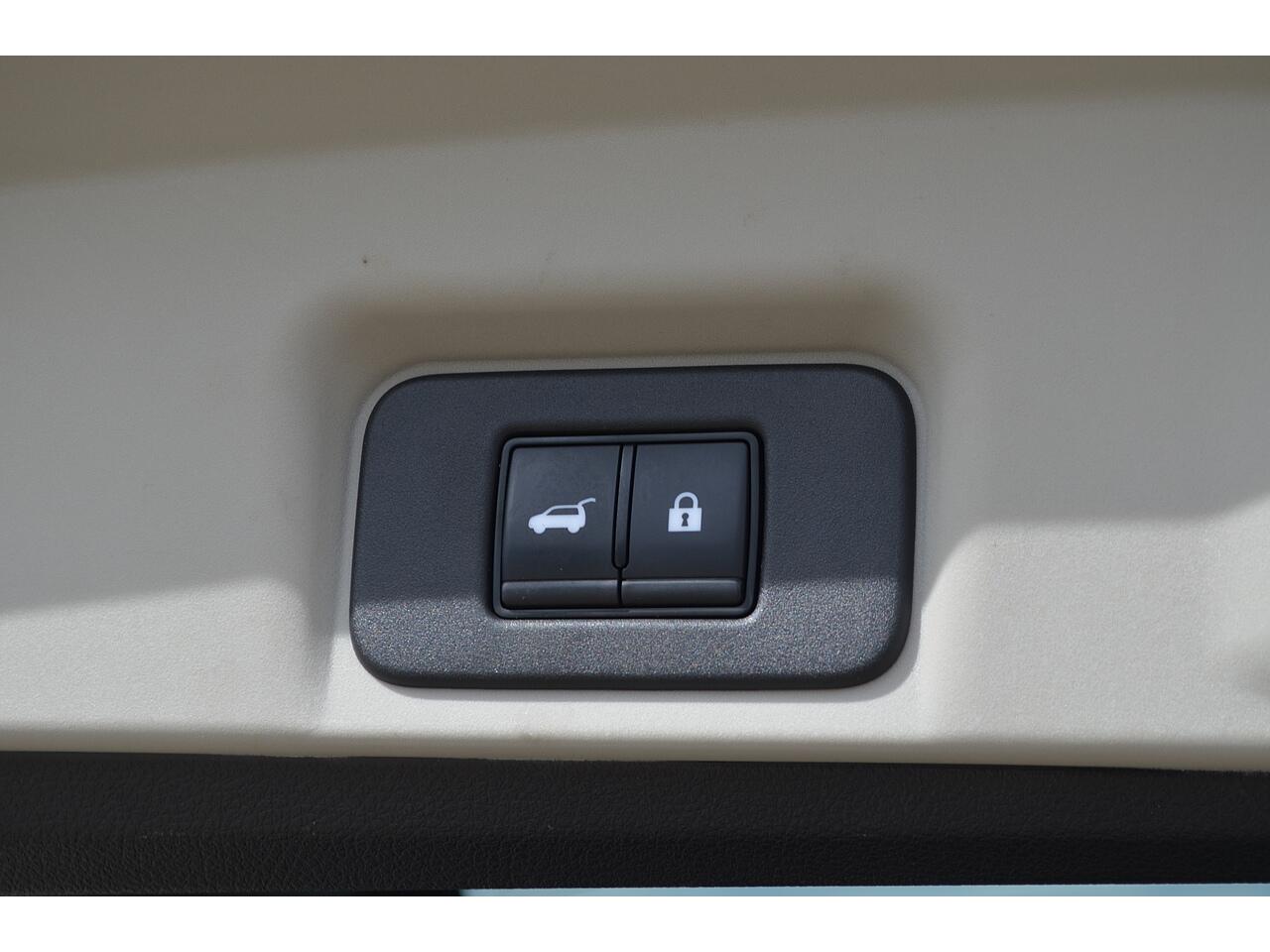 Nissan Ariya view 44