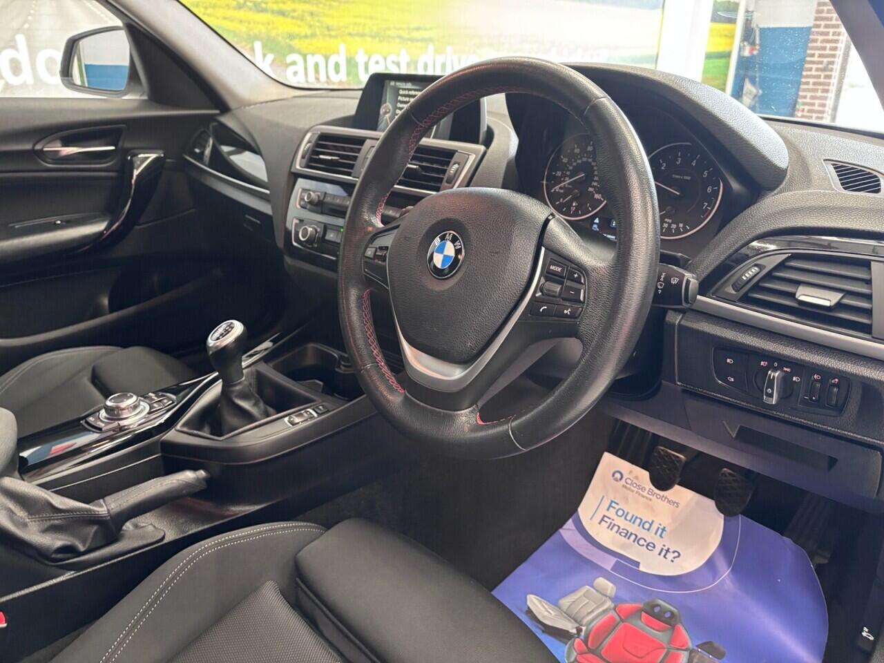 BMW 1 Series view 14
