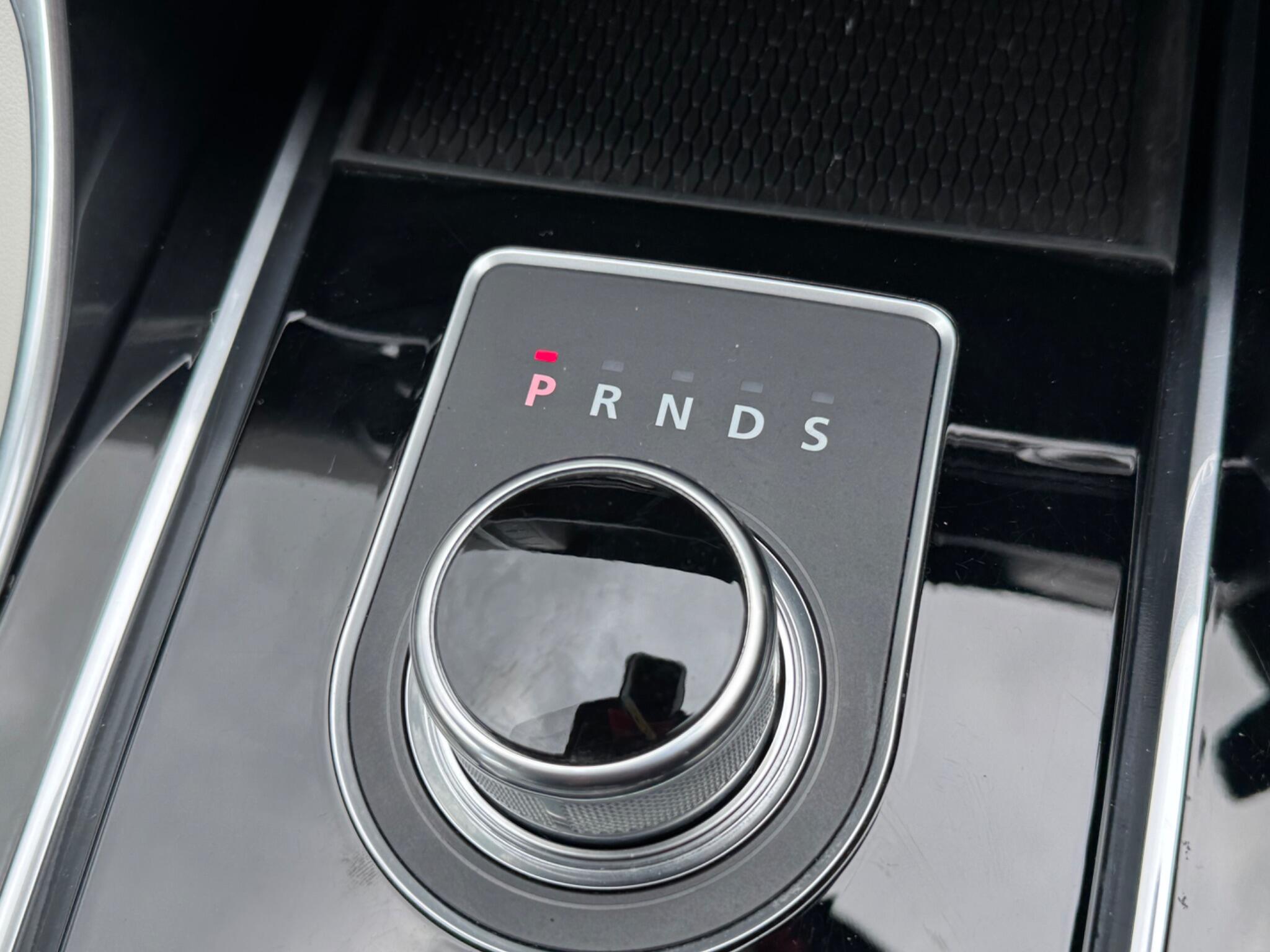 Jaguar Xe view 23