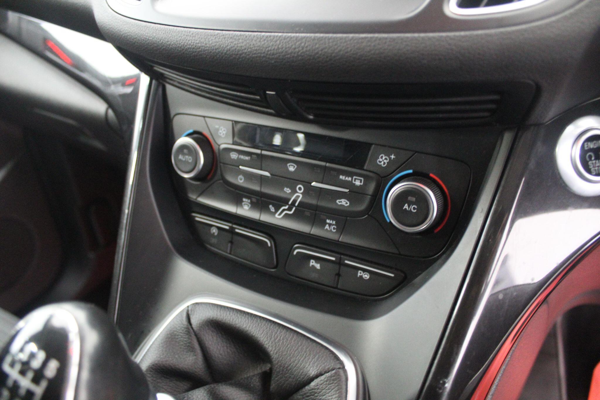Ford C-Max view 39