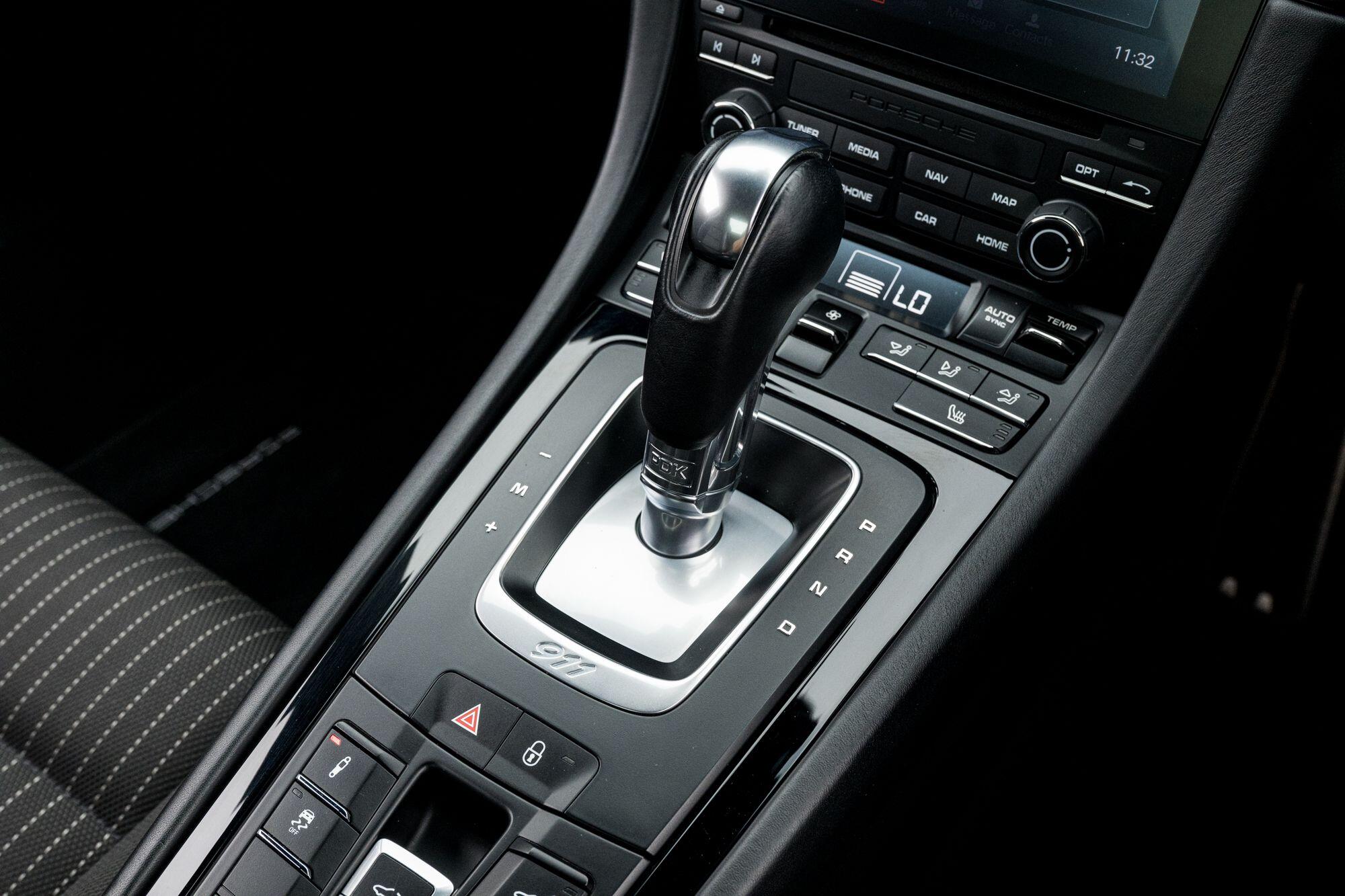 Porsche 911 view 47